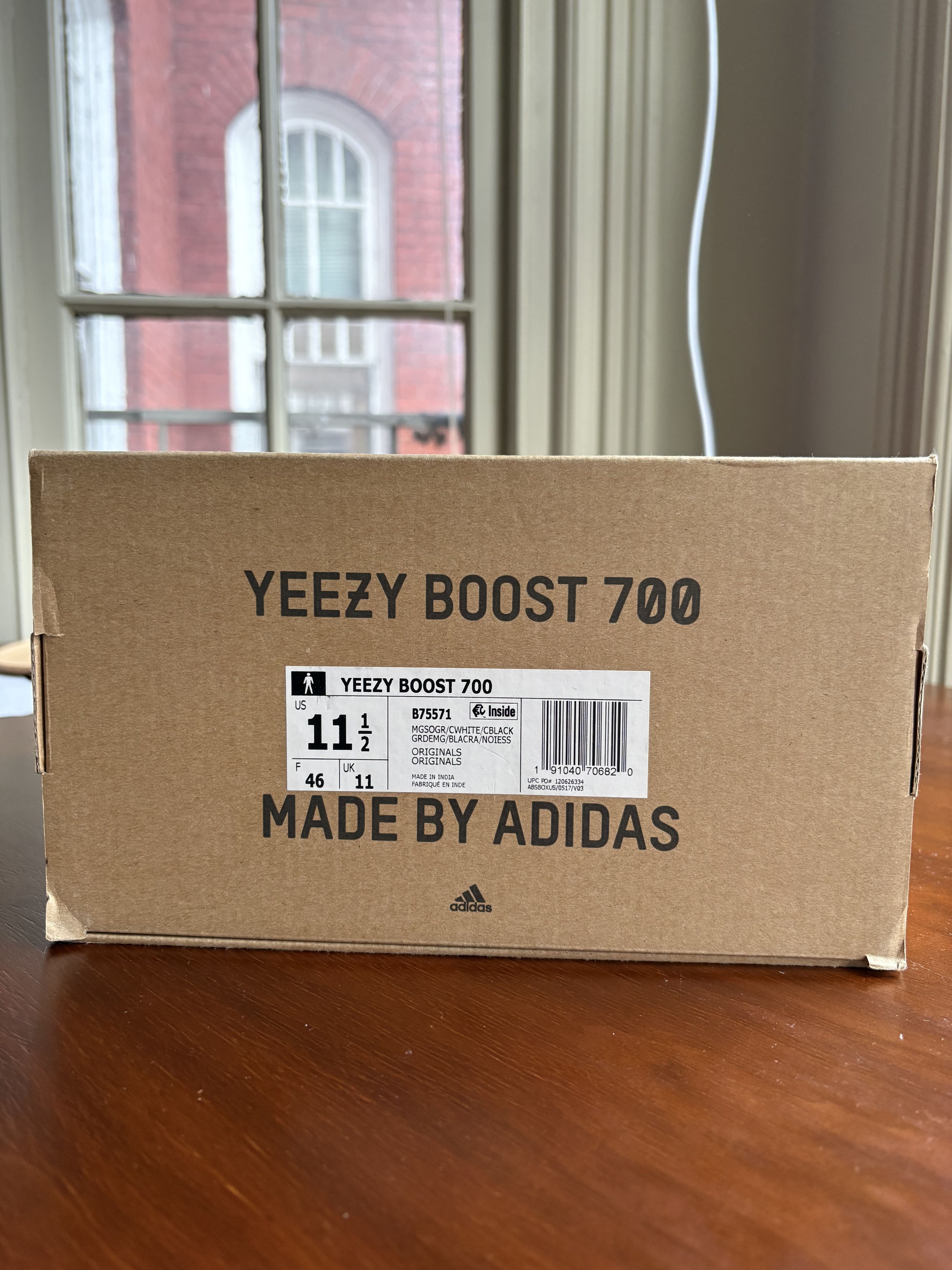 Yeezy Yeezy 700 waverunner Size US 11.5 / EU 44-45 - 1 Thumbnail