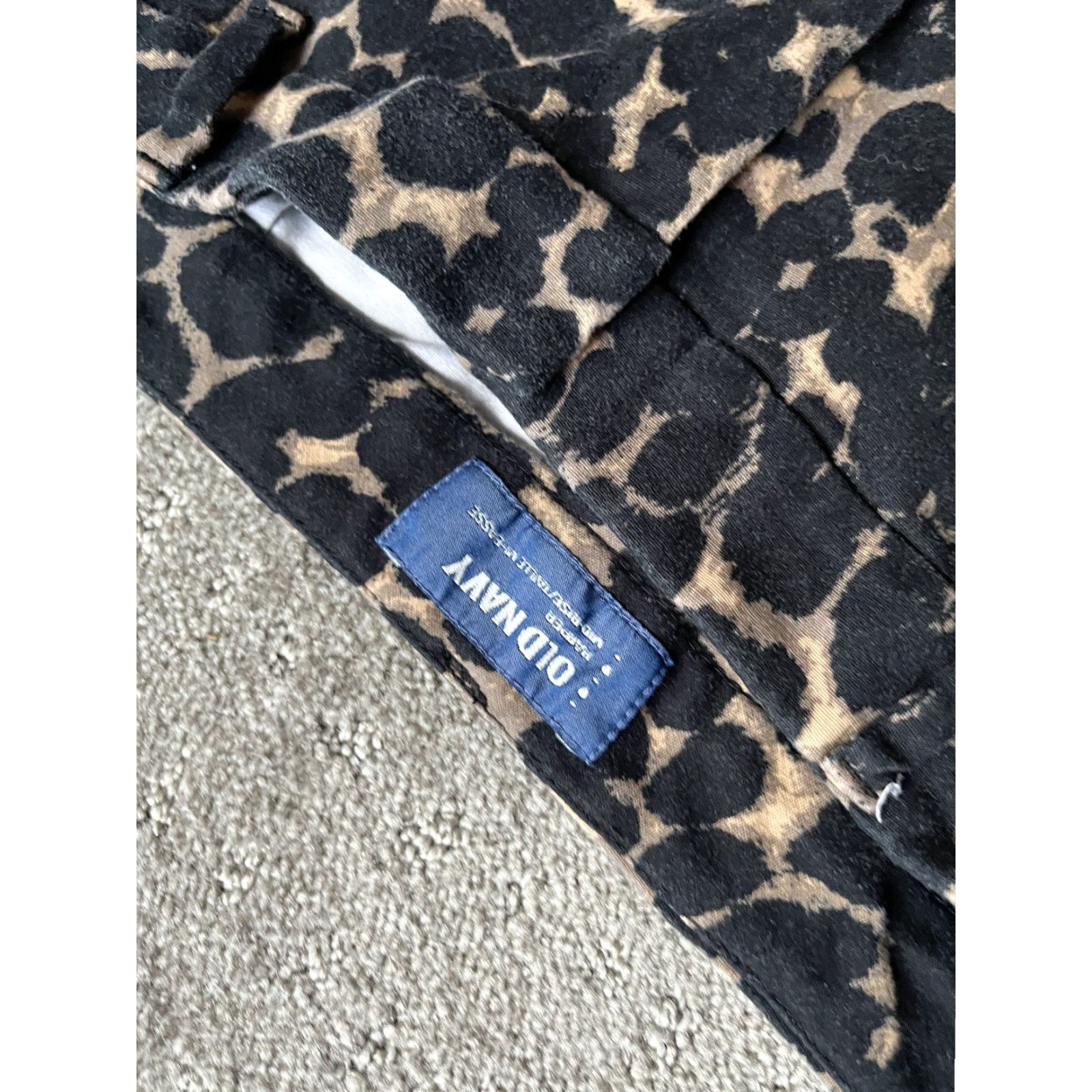 Old Navy Old Navy pants Women Leopard Print Crop Ankle 10 Regular Brown Polyester Spandex high rise straight leg Inseam 25 in Size 36" / US 14 / IT 50 - 5 Thumbnail