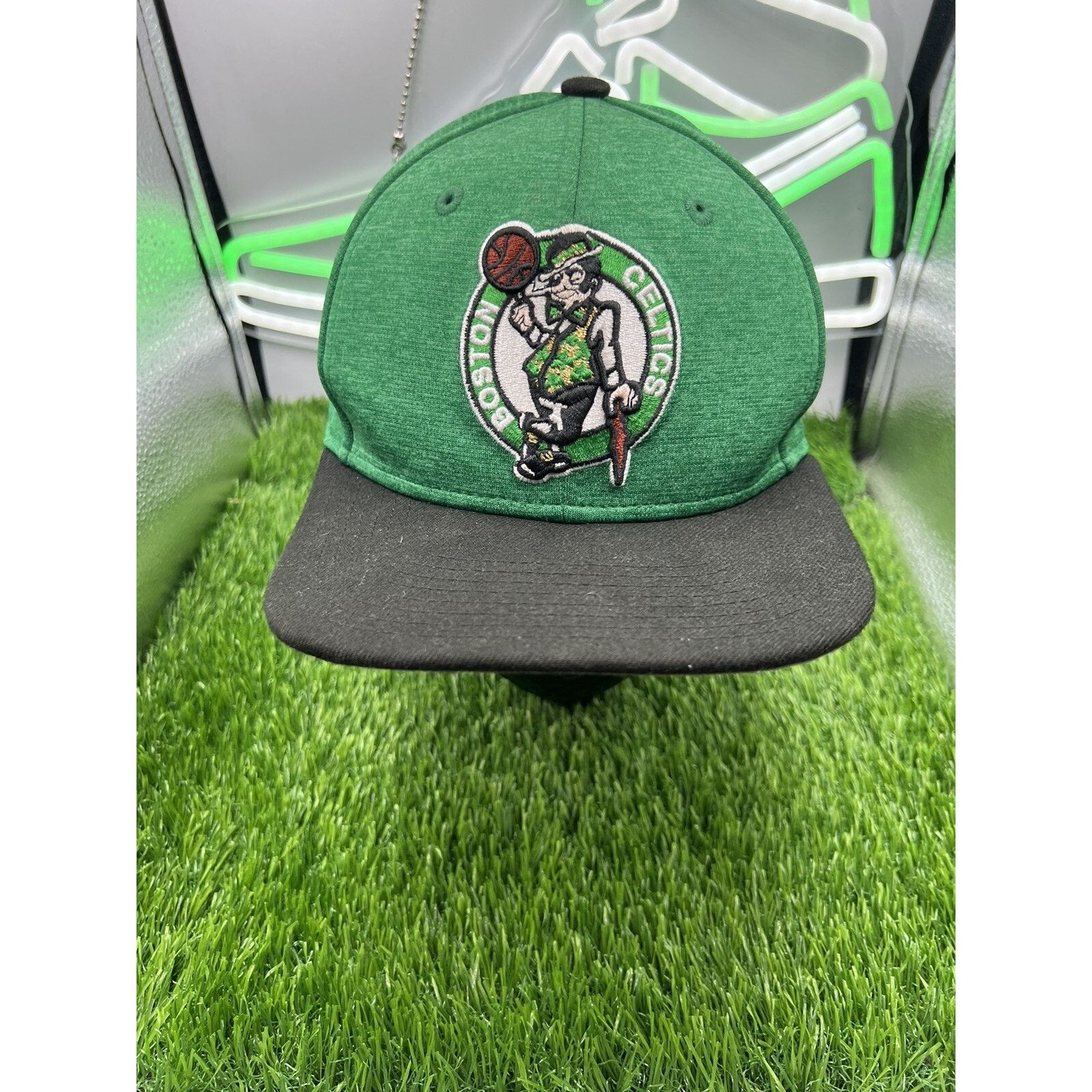 New Era New Era Boston Celtics 9FIFTY Adjustable Snapback Hat Size 36 - 2 Thumbnail