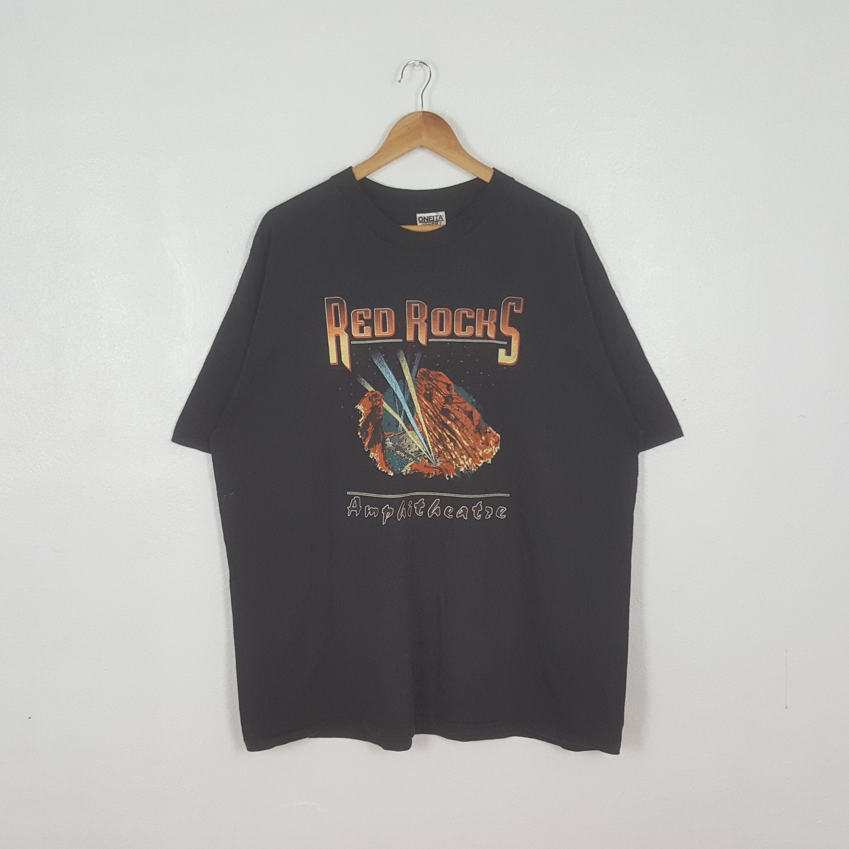 Vintage Vintage Red Rocks Amphitheater Promo Tshirt C312N22 Size XXL / US 16-18 / IT 52-54 - 1 Thumbnail
