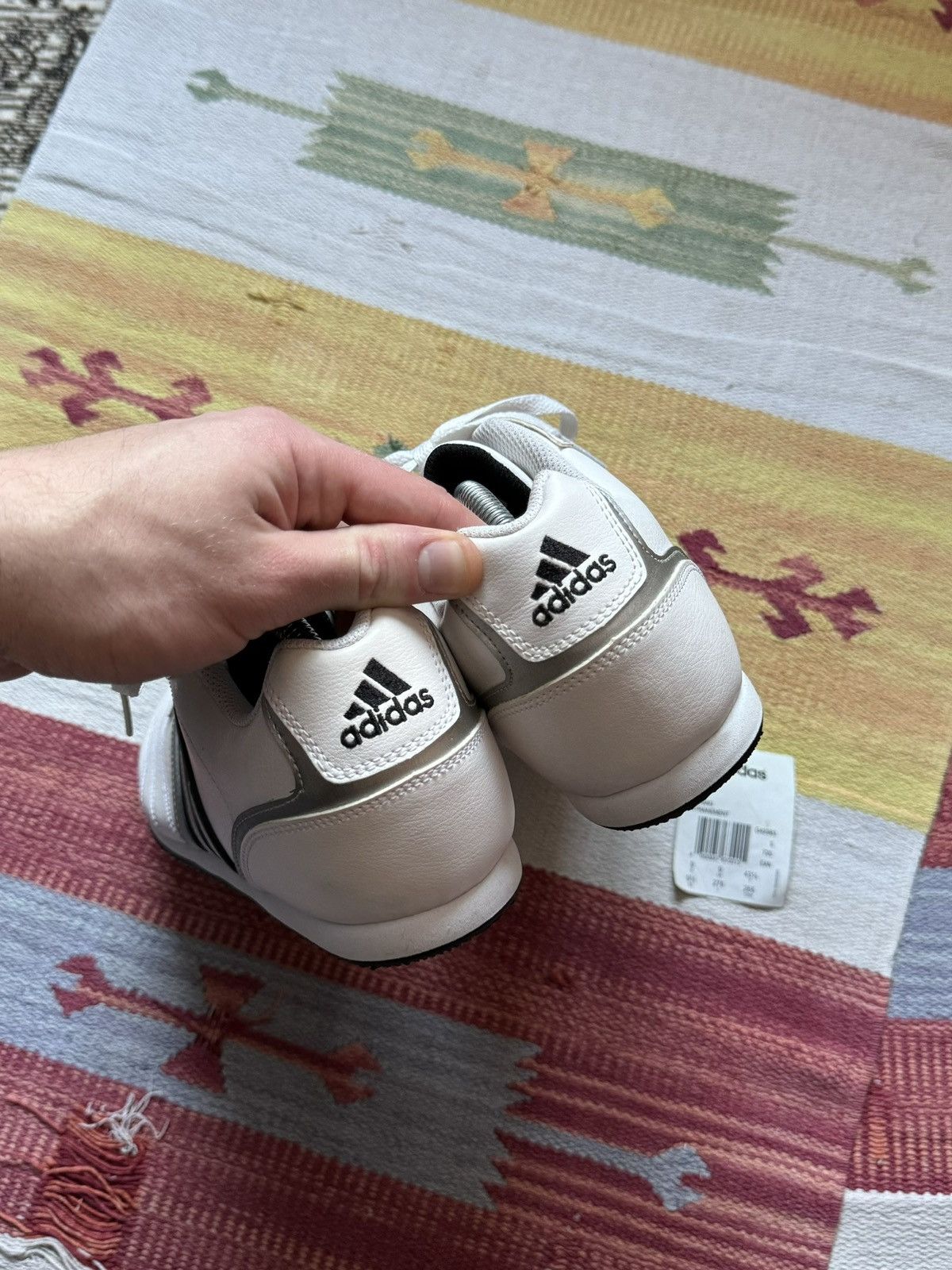 Vintage Vintage Adidas 2011 J Run-III y2k Low “White” Sport Sneakers Size US 9.5 / EU 42-43 - 7 Thumbnail