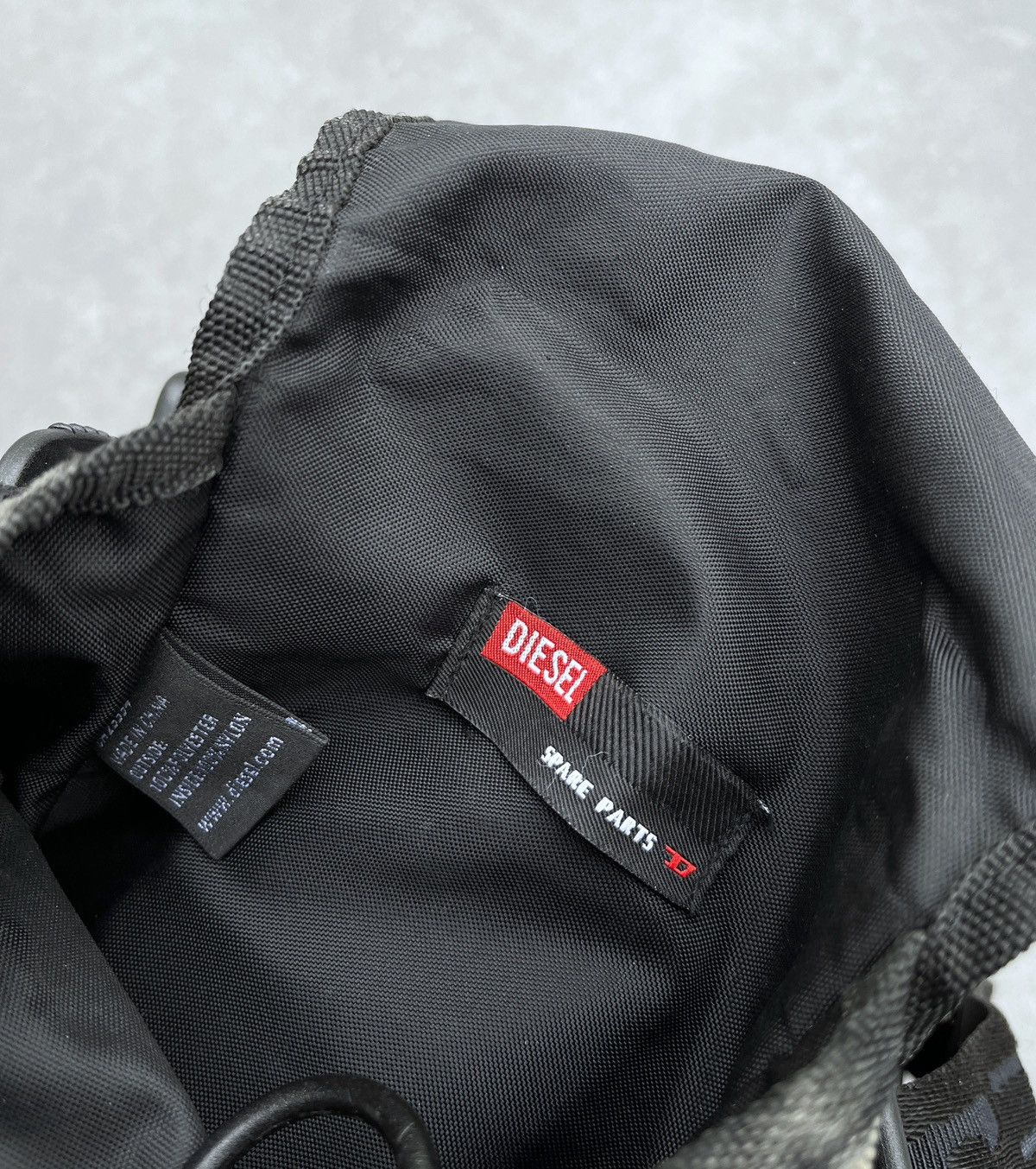 Diesel × Japanese Brand 🔥2000’s DIESEL Big Logo Crossbody Bag Size ONE SIZE - 9 Thumbnail