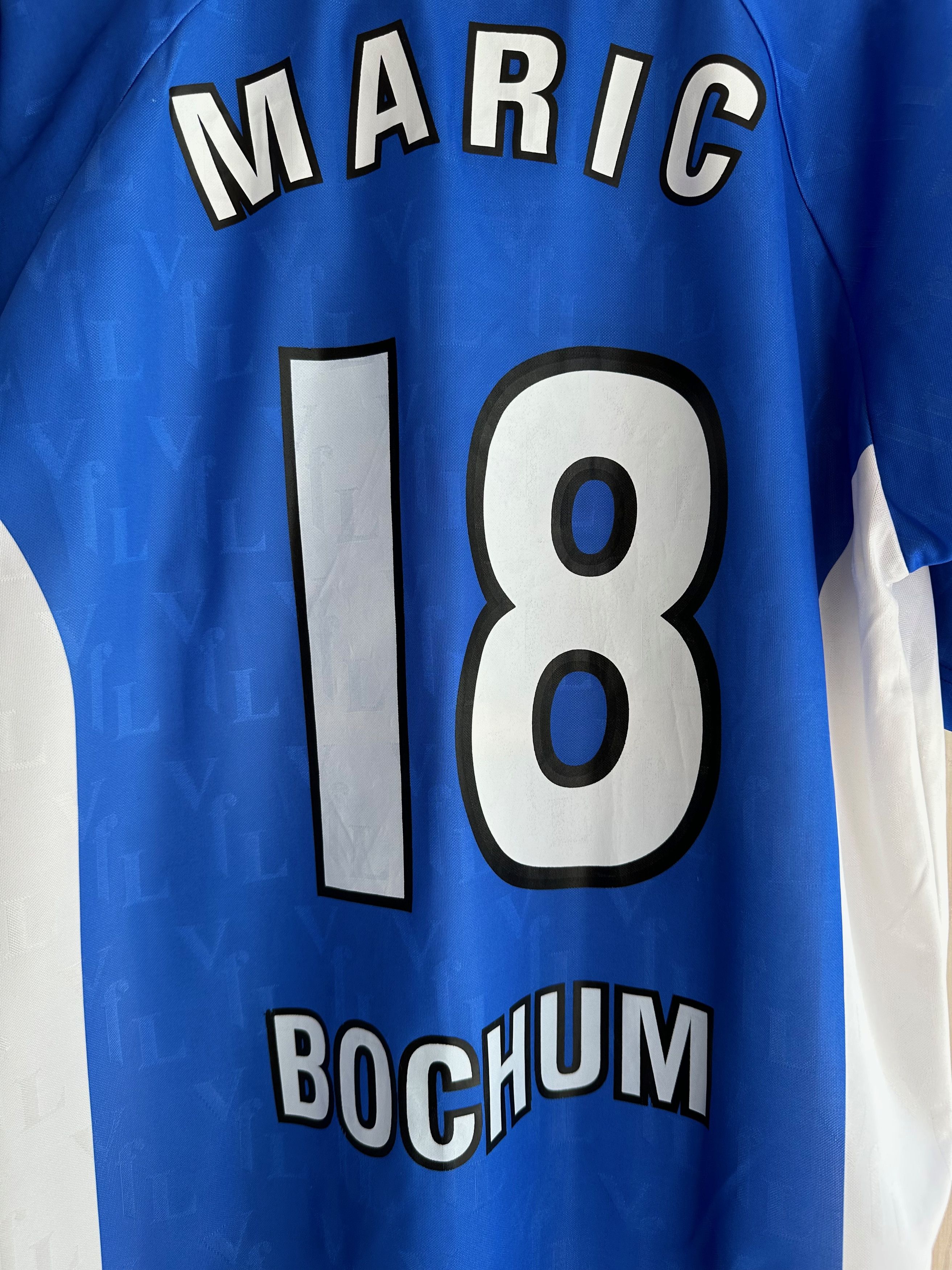 Globe-Trotter 2000 BOCHUM Away # 18 MARIC soccer football jerseys Size US S / EU 44-46 / 1 - 11 Thumbnail