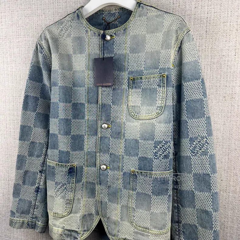 Louis Vuitton Louis Vuitton SS24 Plaid Full Print Crew Neck Single-Breas Size US S / EU 44-46 / 1 - 2 Thumbnail