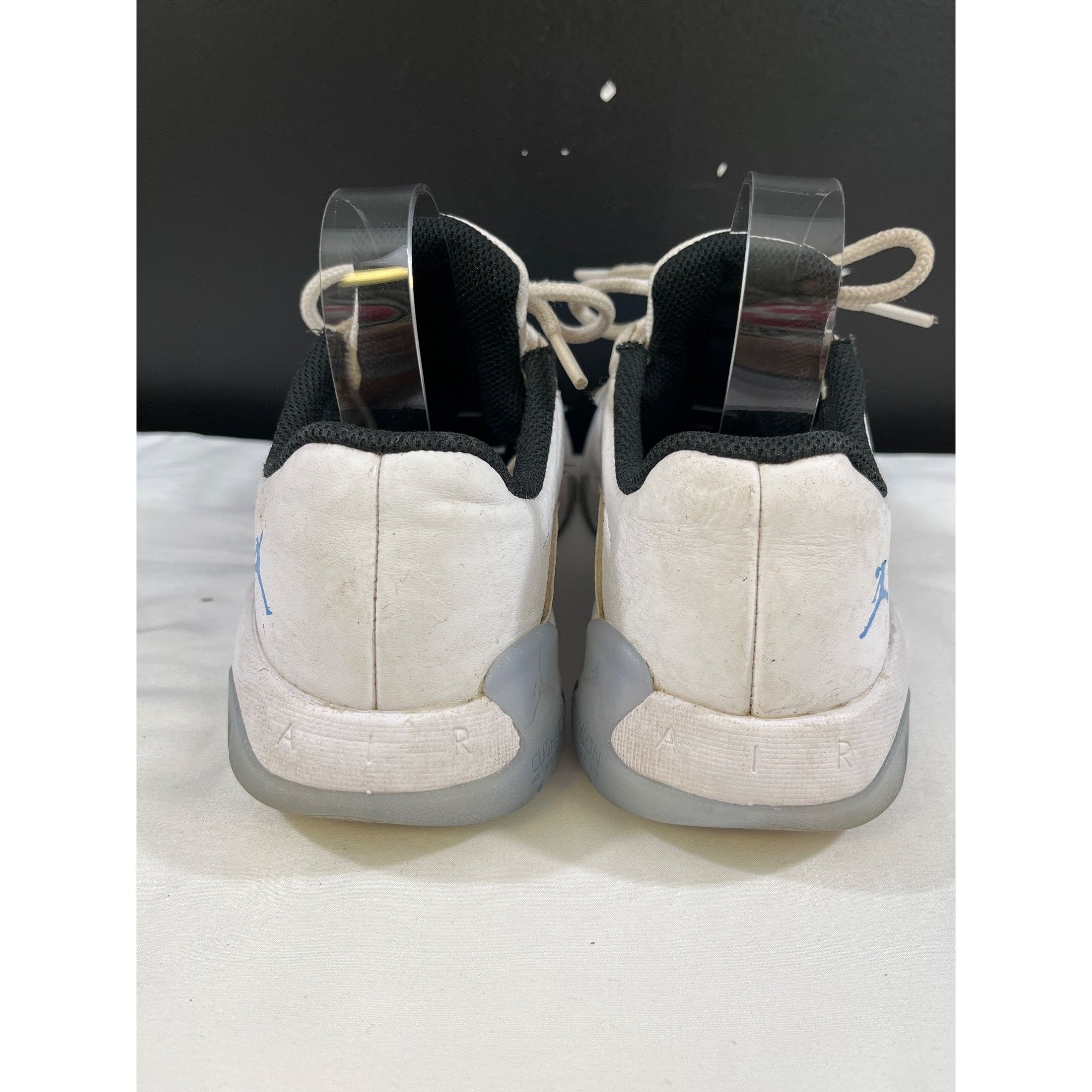 Jordan Brand Air Jordan 11 CMFT Low Men's White Low Top Sneakers Size 7.5 Size US 7.5 / EU 40-41 - 4 Thumbnail