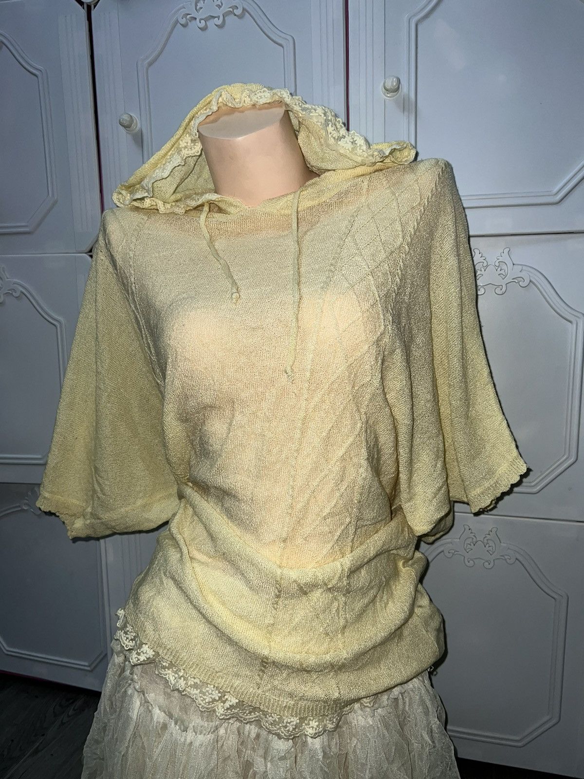 LIZ LISA Axes Femme pastel yellow knit poncho hoodie 🧝🏻‍♀️ Size ONE SIZE - 2 Thumbnail
