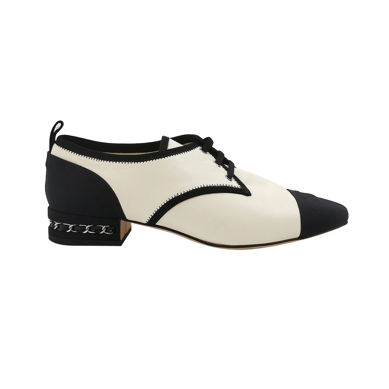 Chanel Chanel Women 8 Flats Size US 8 / IT 38 - 1 Thumbnail