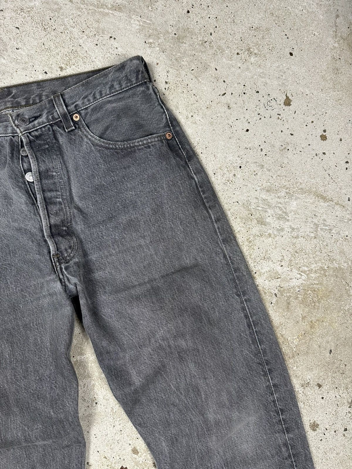 Levi's Vintage 1995 Levi’s 501 Gray Denim Pants Jeans made in USA Size US 33 - 8 Thumbnail