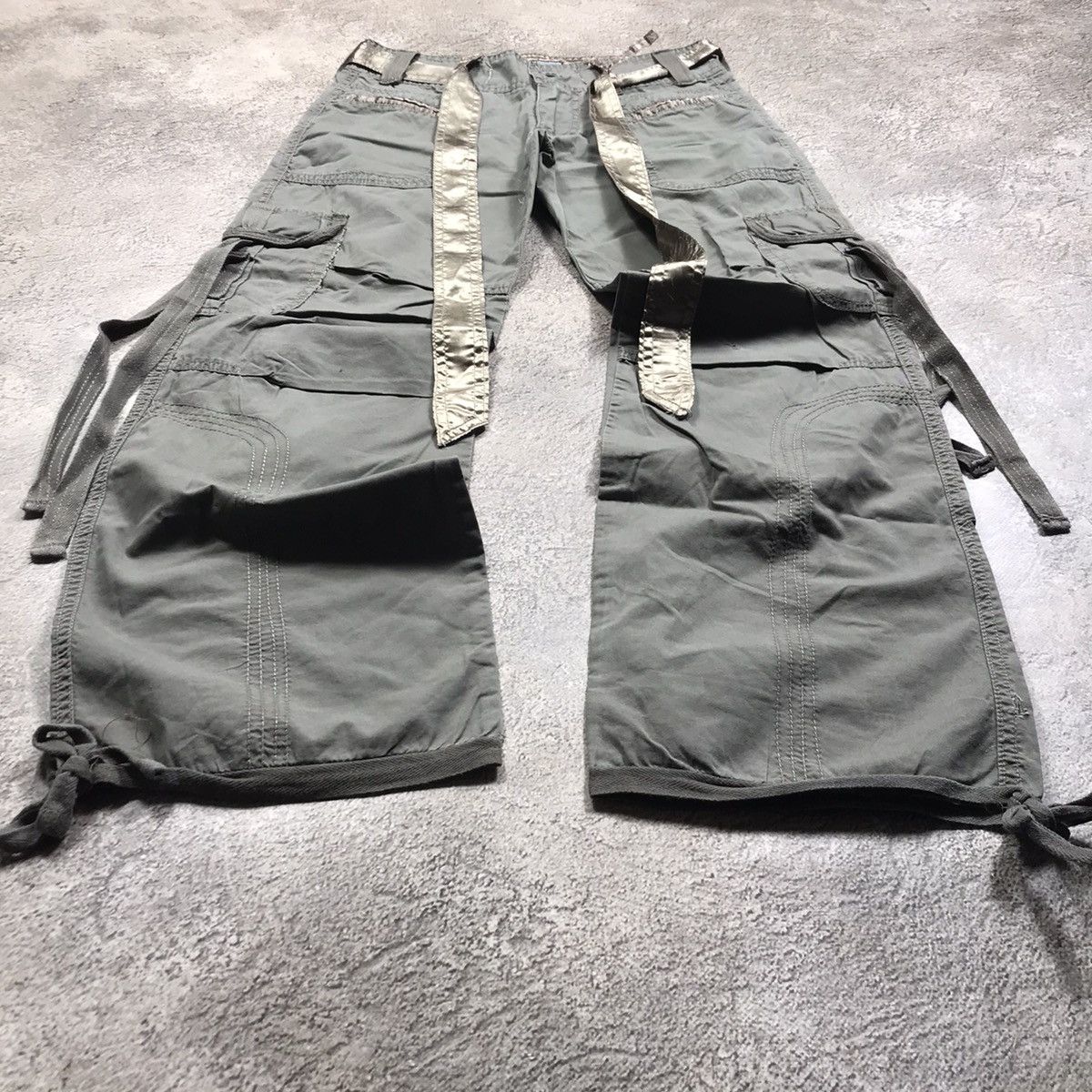 Vintage Vintage 90s Japan Baggy Cargo Pants Distressed Workwear 28 Size 28" / US 6 / IT 42 - 1 Thumbnail