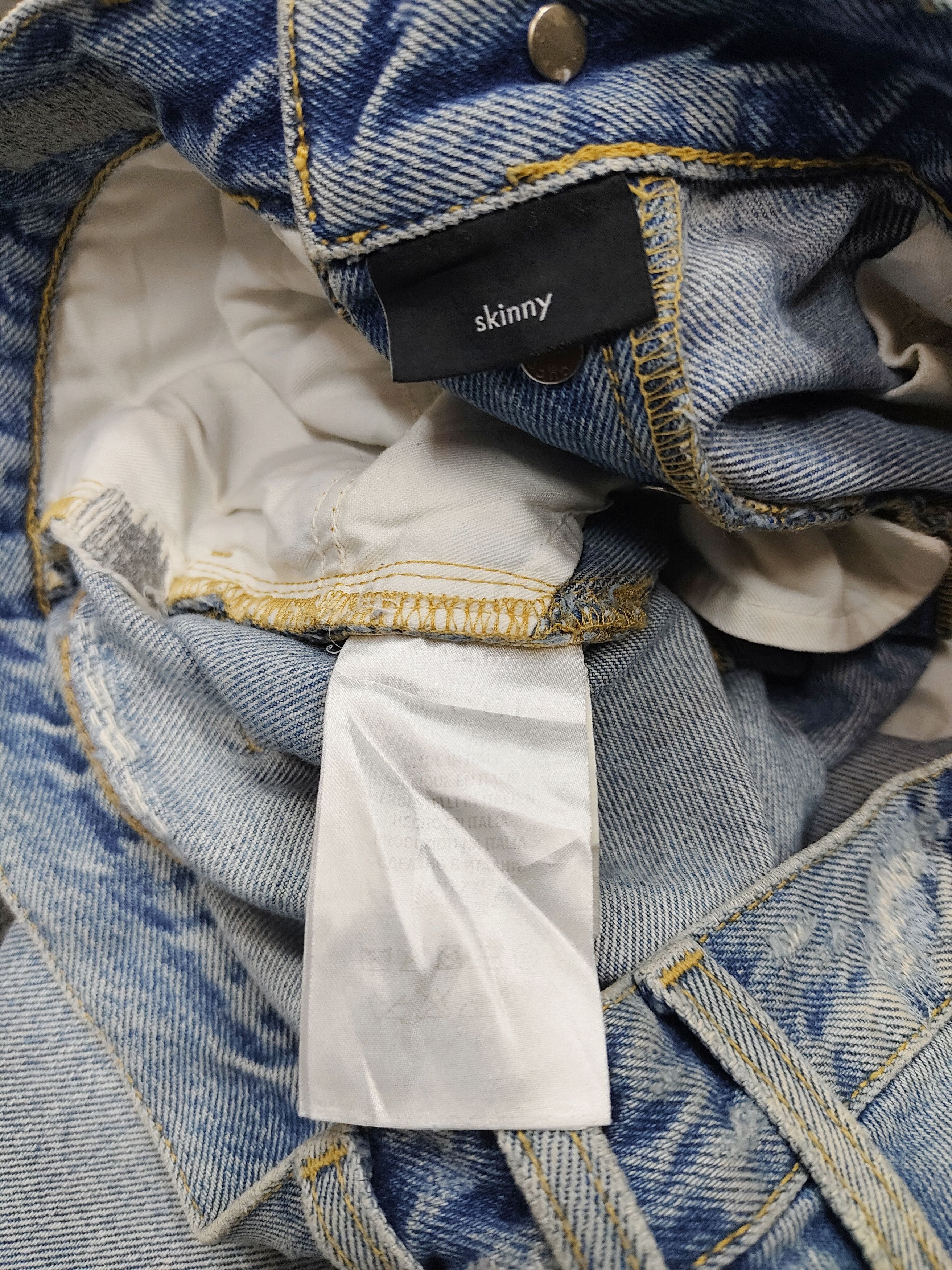 00s Gucci-Archive Distressed Stitched Light Wash Skinny Jean