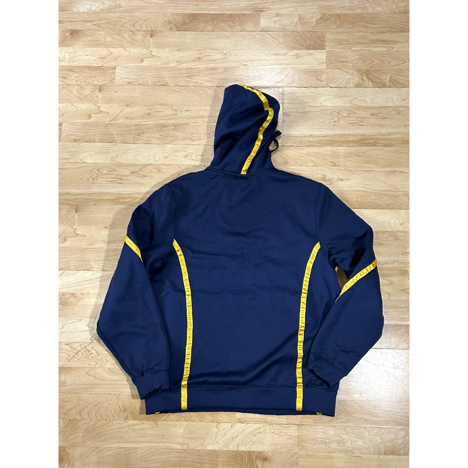 Under Armour Under Armour Hoodie Sweatshirt Mens Blue Yellow Long Sleeve Medium Pullover Hooded Knit Sweatshirt Size Regular Size L Regular Men Size US L / EU 52-54 / 3 - 2 Thumbnail