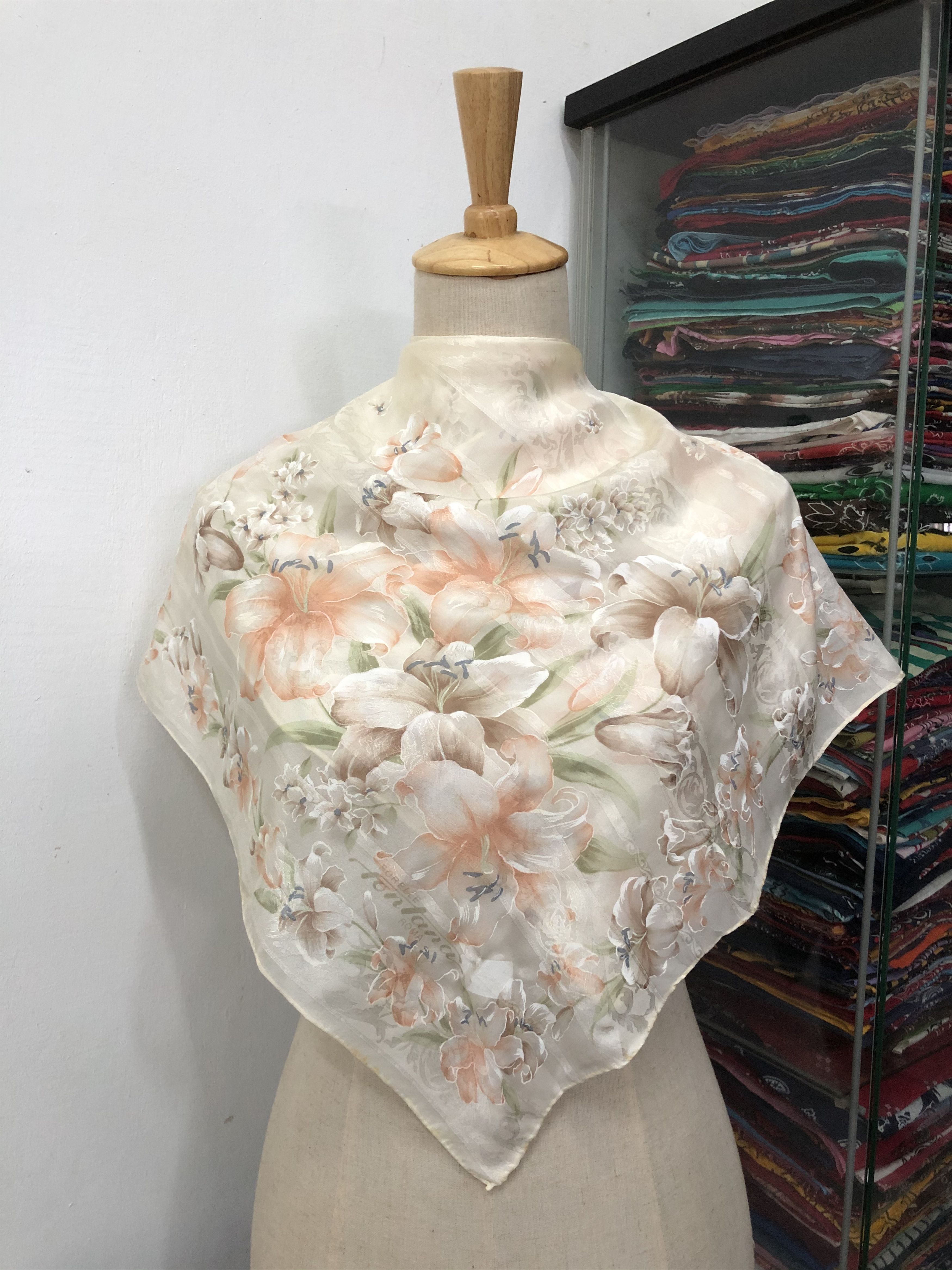Vintage Vintage Sorelle Fontana Silk Scarf Size ONE SIZE - 1 Thumbnail