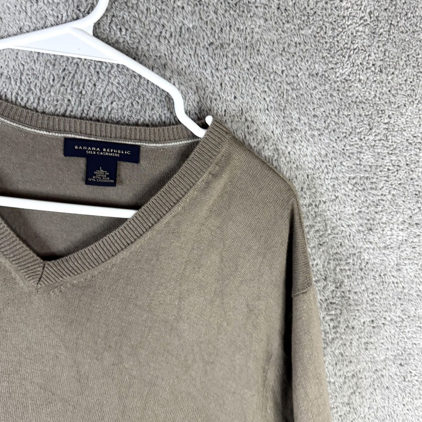Banana Republic Banana Republic Sweater Mens L Brown Silk Cashmere V-Neck Knit Pullover Size US L / EU 52-54 / 3 - 4 Thumbnail
