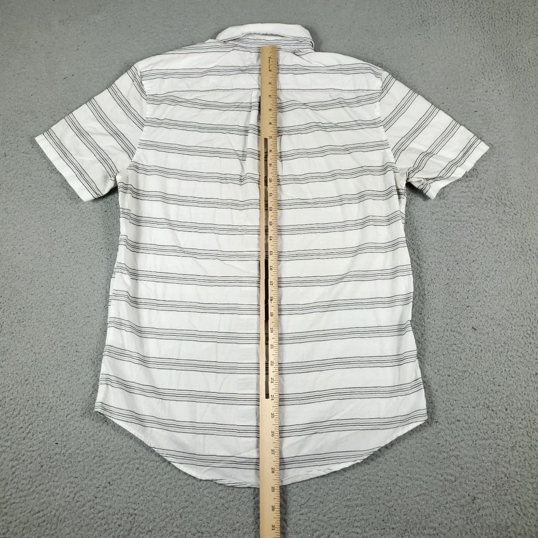 Tommy Hilfiger Tommy Hilfiger Gray Striped Button-Up Shirt Men's Small Short Sleeve Casual Modern Preppy Size US S / EU 44-46 / 1 - 7 Thumbnail