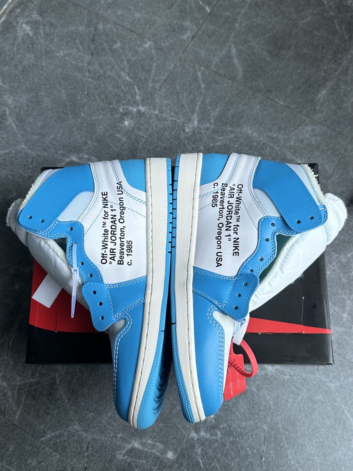 Jordan Brand × Off-White × Virgil Abloh Jordan 1 Retro High Off-White University Blue Size 10 Size US 10 / EU 43 - 3 Thumbnail
