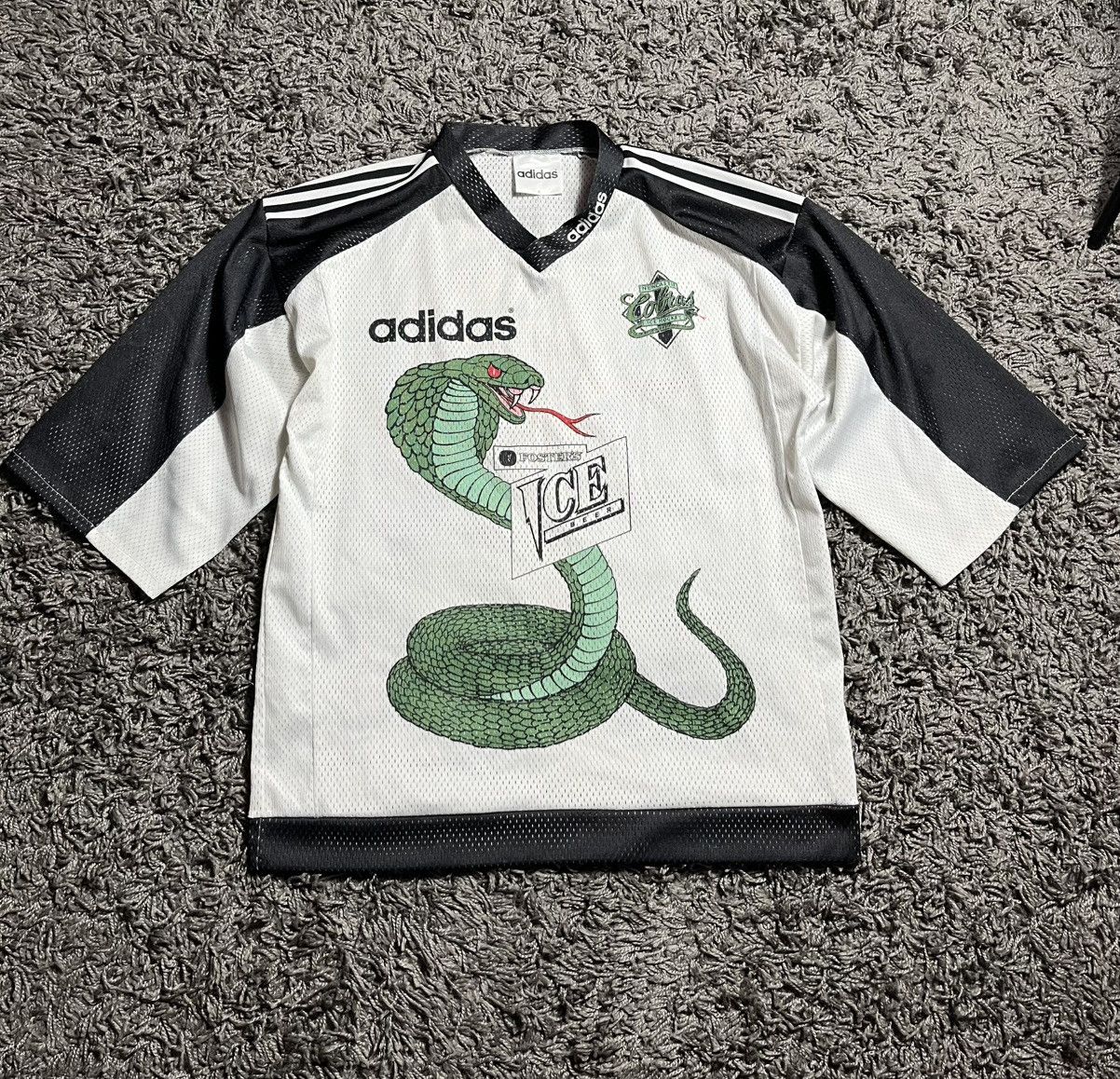 Adidas ADIDAS NEW CASTLE VINTAGE 1990’s SNAKE HOCKEY JERSEY Size US S / EU 44-46 / 1 - 1 Thumbnail