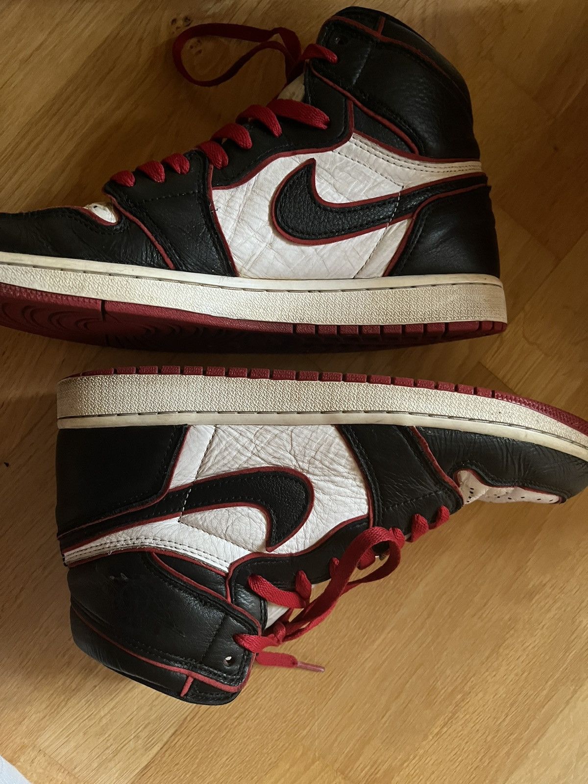 Jordan Brand × Nike Nike Air Jordan 1 Bloodline Size US 10 / EU 43 - 6 Thumbnail