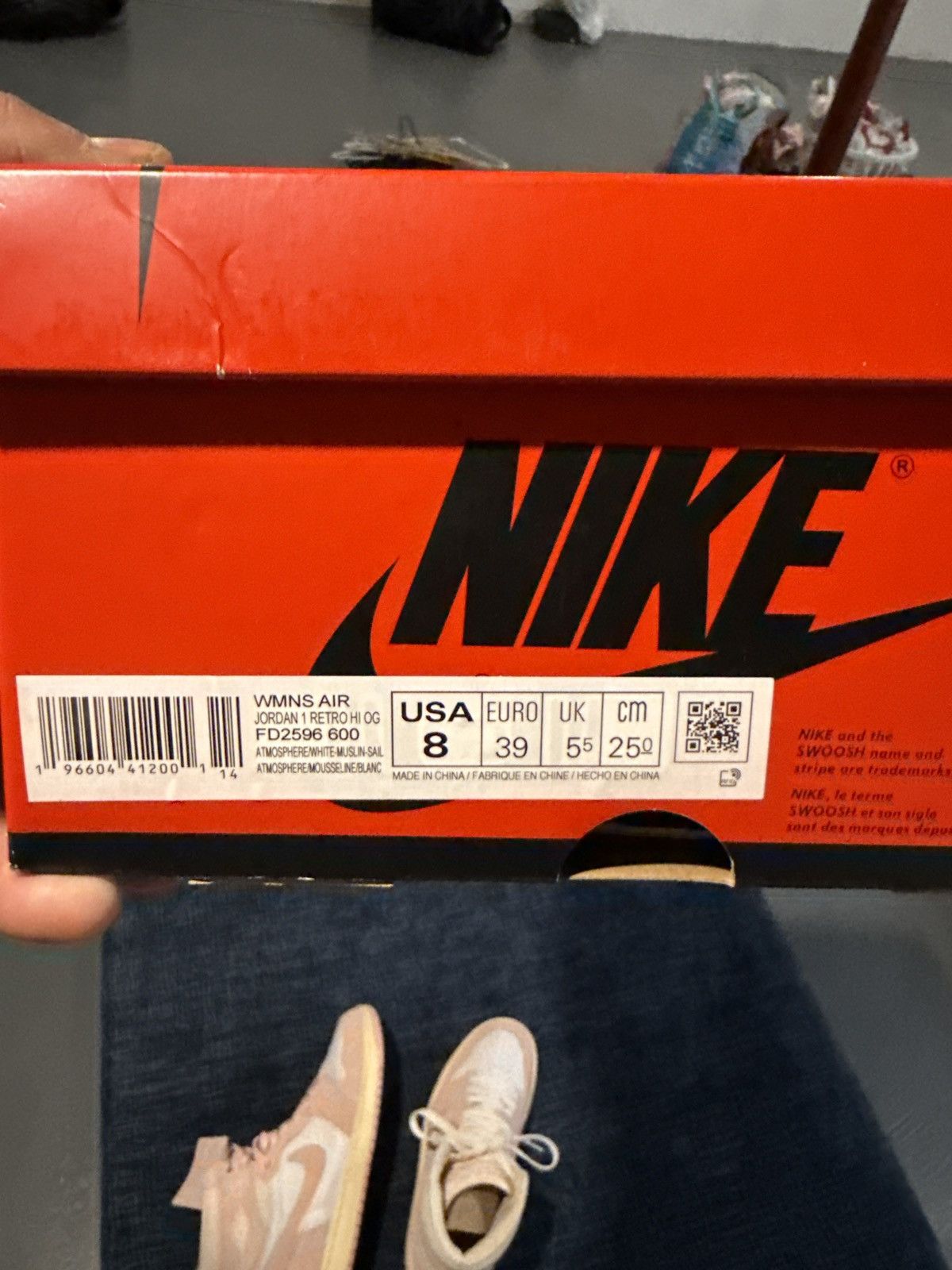 Jordan Brand Air Jordan 1 Mid SE (Women’s) Size US 8 / IT 38 - 2 Thumbnail