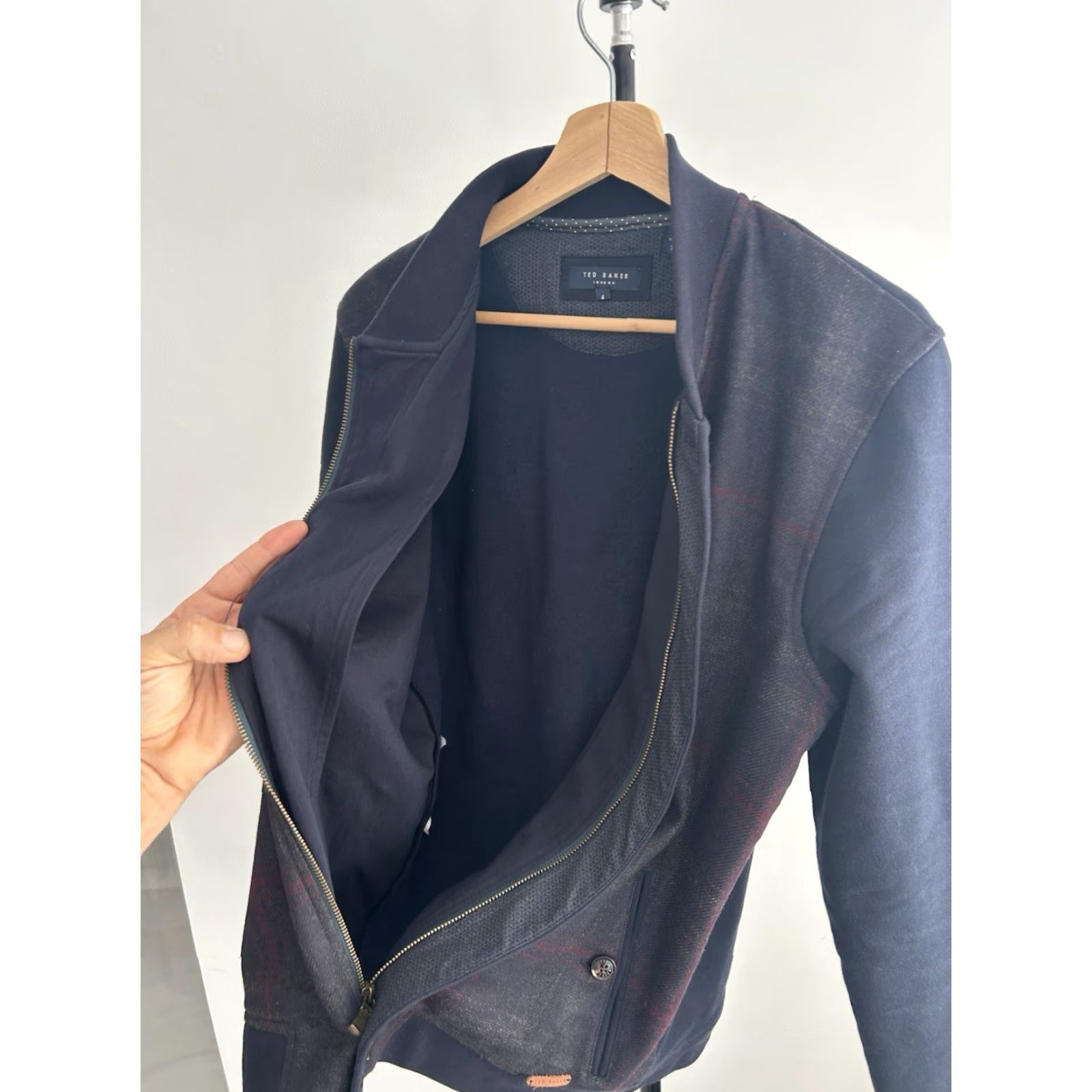 Ted Baker Men’s Ted Baker Blue Designer Plaid ZipUp Bomber Jacket Size 4 User: Men’s Ted Baker Blue Designer Plaid ZipUp Bomber Jacket Size 4 Size US S / EU 44-46 / 1 - 5 Thumbnail