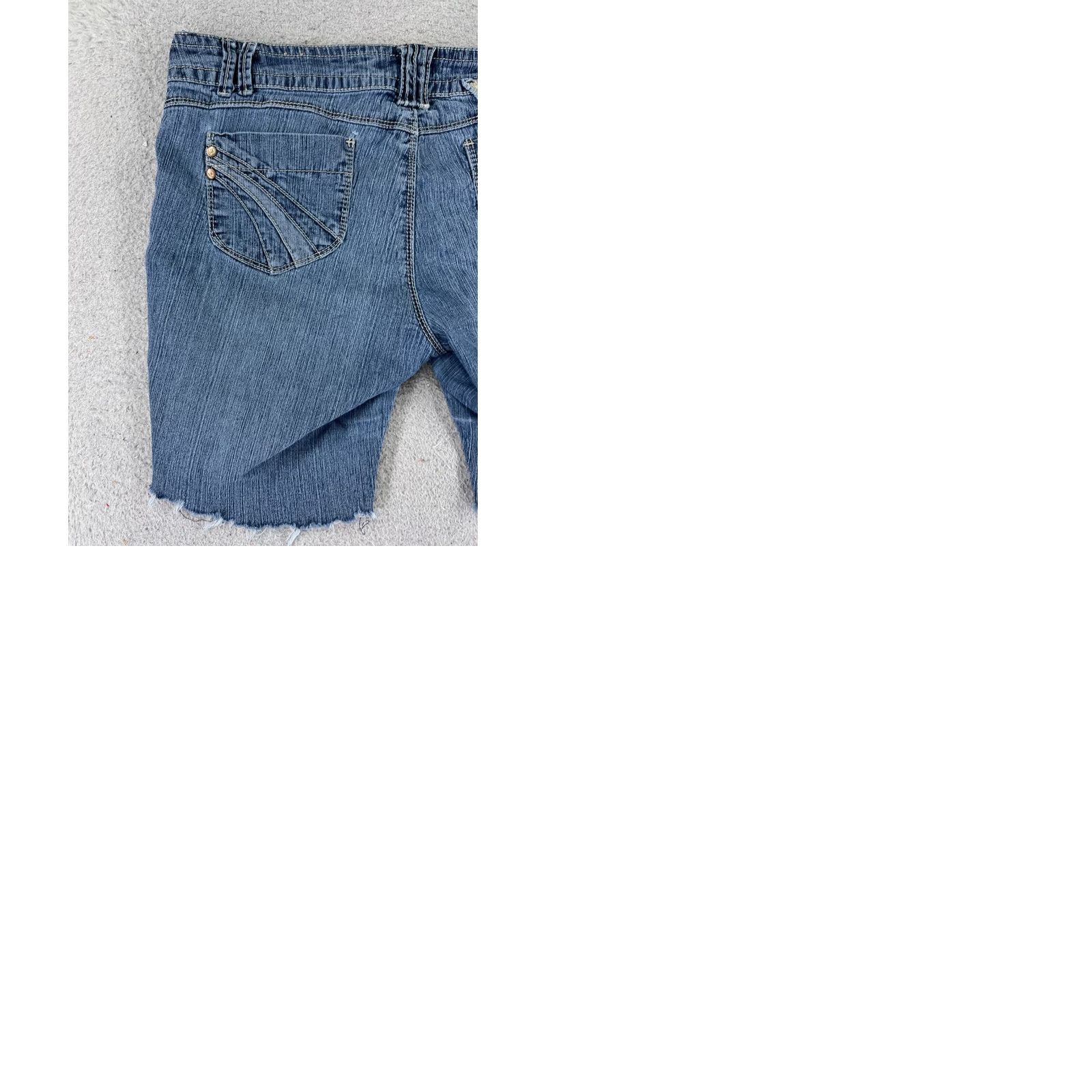 Vintage Rewind Shorts Womens Blue Denim 33x8 Medium Wash Ramie Blend 13 Inch 5-Pocket Size 34" / US 12 / IT 48 - 10 Thumbnail
