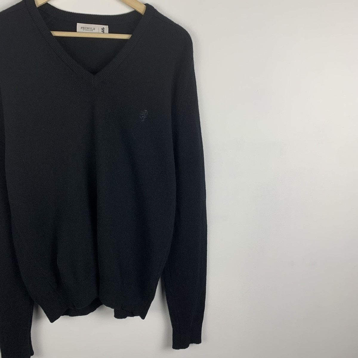 Pringle Of Scotland Vintage Pringle of Scotland Luxury Wool Sweater V-Neck Size US L / EU 52-54 / 3 - 5 Thumbnail