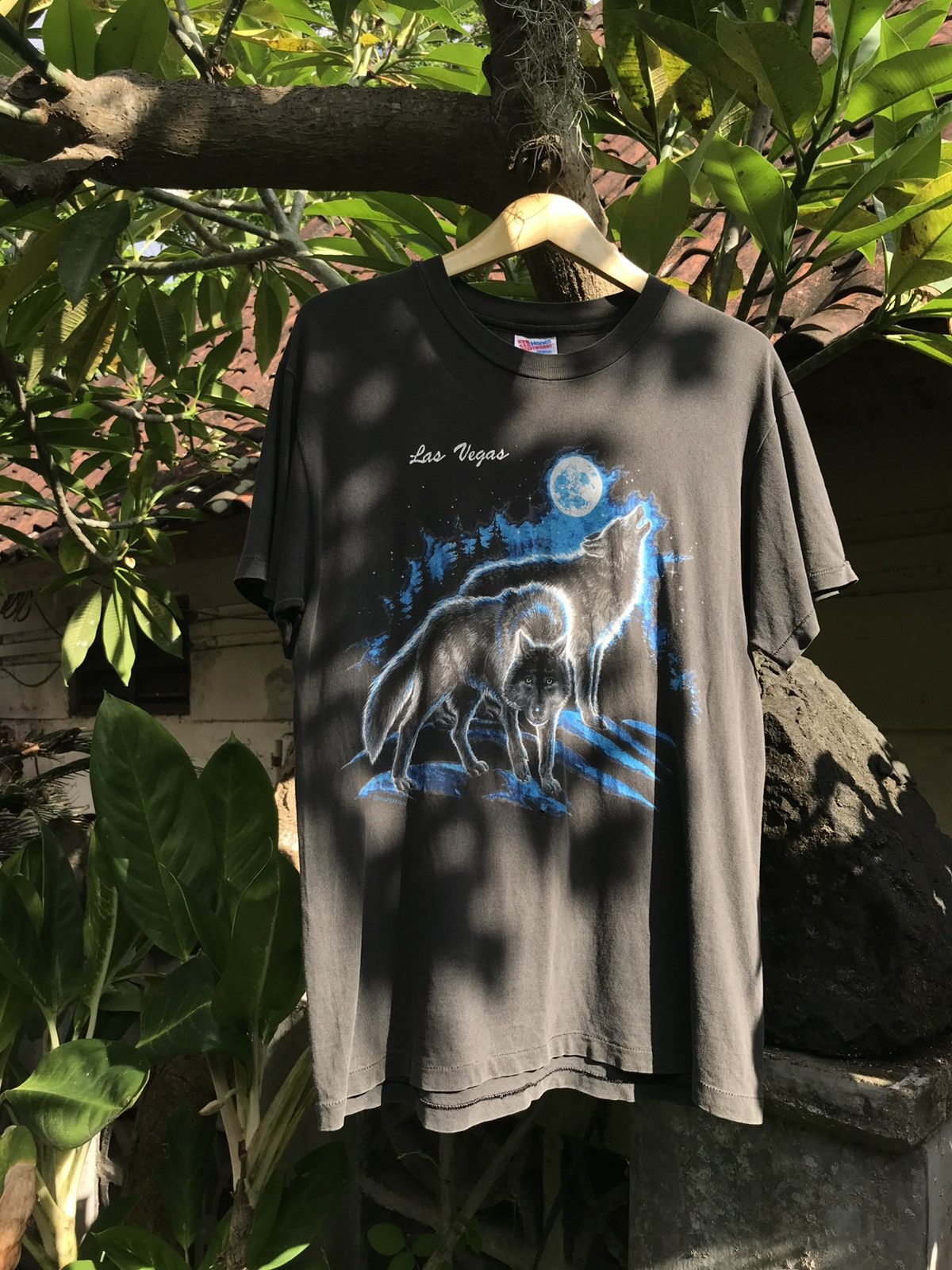 Vintage T-shirt Art Wolf 90's Size US M / EU 48-50 / 2 - 1 Thumbnail