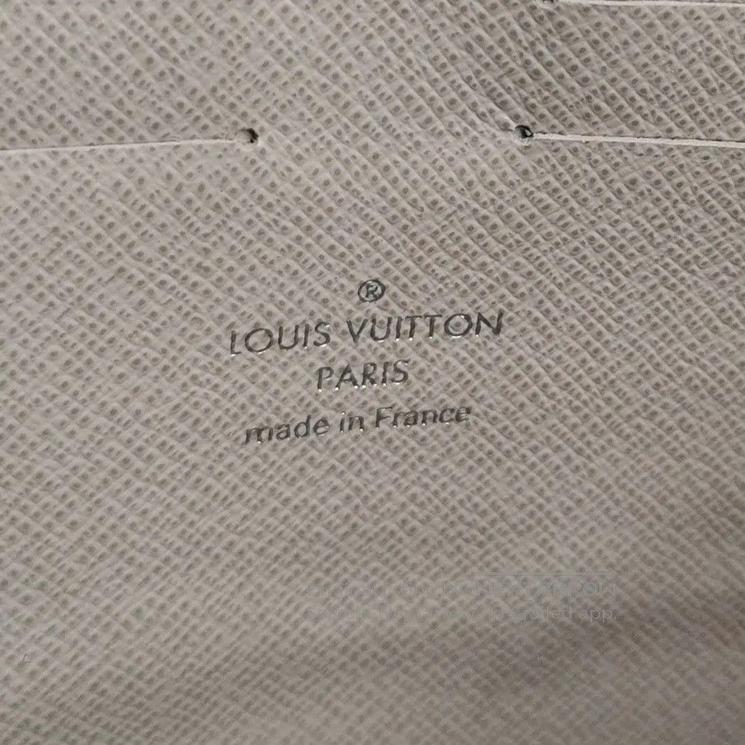Louis Vuitton Louis Vuitton Pochette Voyage Gray Monogram Clutch. Size ONE SIZE - 9 Thumbnail