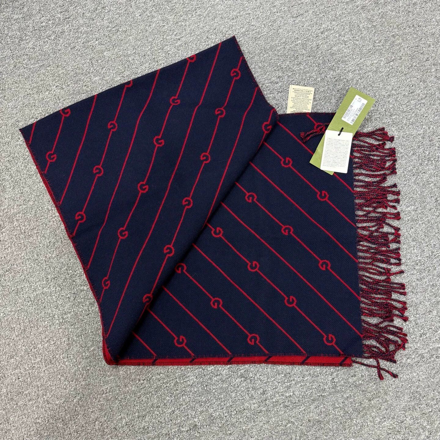 Gucci Gucci red blue reversible fringe scarf unused with tags Size ONE SIZE - 2 Thumbnail