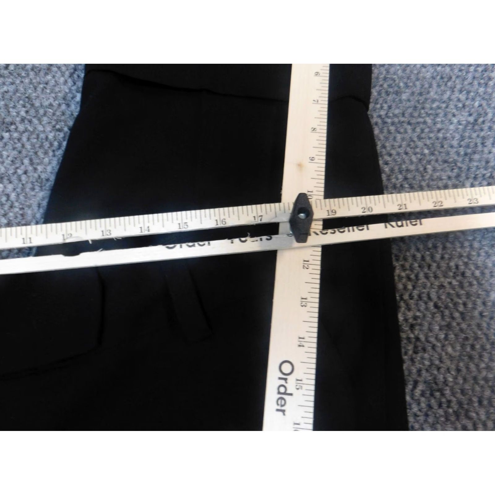 Apt. 9 Apt. 9 Pants Womens 12 Black Capri Straight Modern Fit Regular Inseam 20 Comfort Knit Cotton Blend Button Missing Size 34" / US 12 / IT 48 - 2 Thumbnail