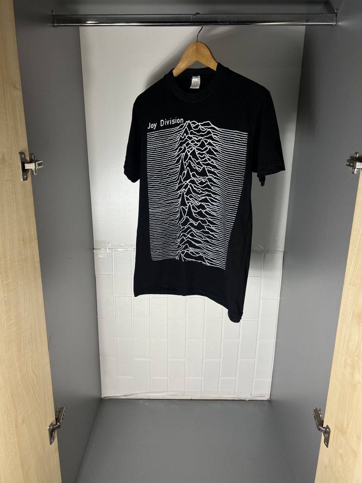 Band Tees VINTAGE JOY DIVISION RETRO ROCK T-SHIRT WORLD TOUR Y2K 90s Size US M / EU 48-50 / 2 - 7 Thumbnail