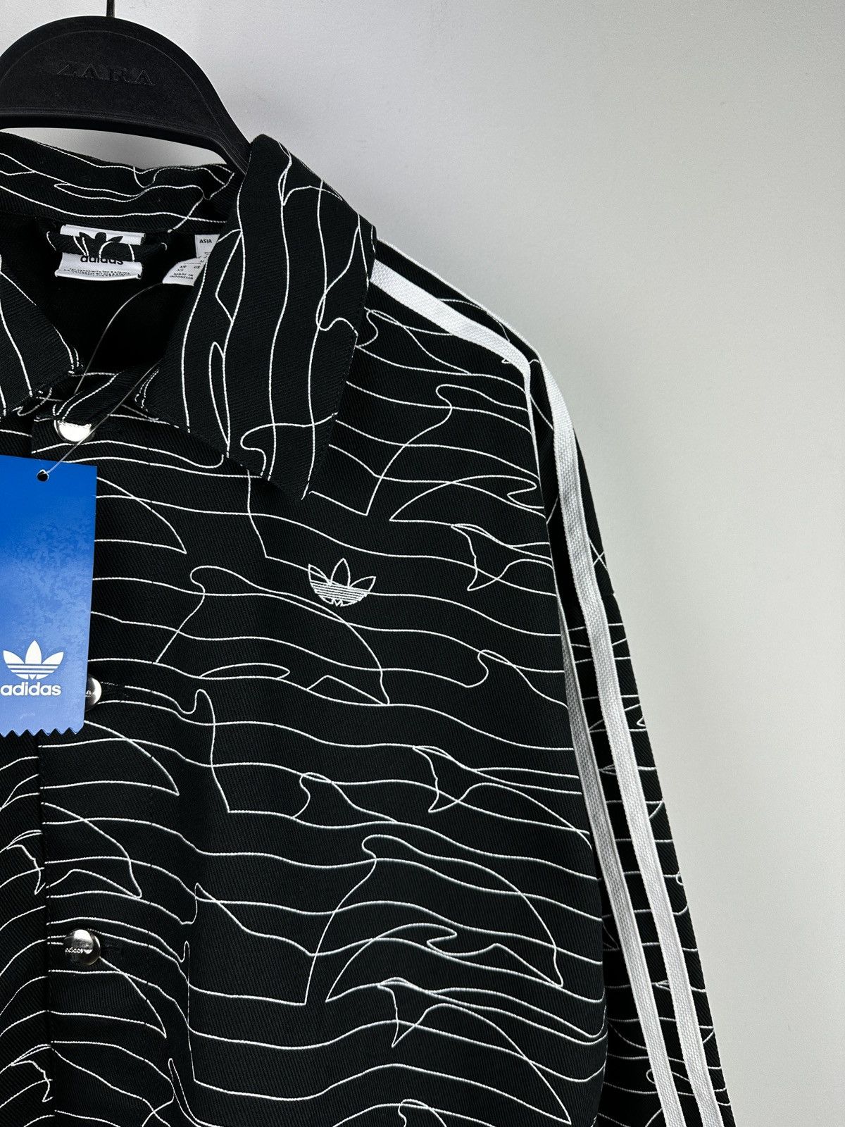 Adidas NEW🏷️ Adidas Originals Dolphin Print Jacket Size US S / EU 44-46 / 1 - 3 Thumbnail