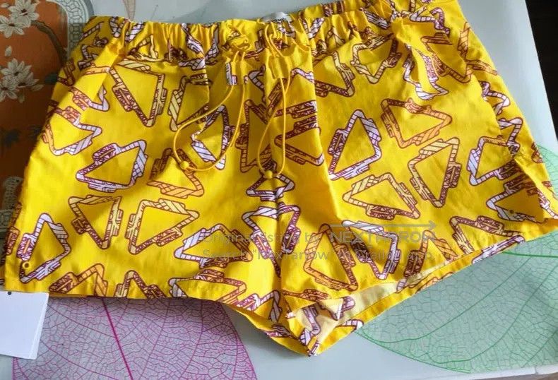 Hermes Hermes Yellow shorts Size 24" / US 00 / IT 34 - 1 Thumbnail