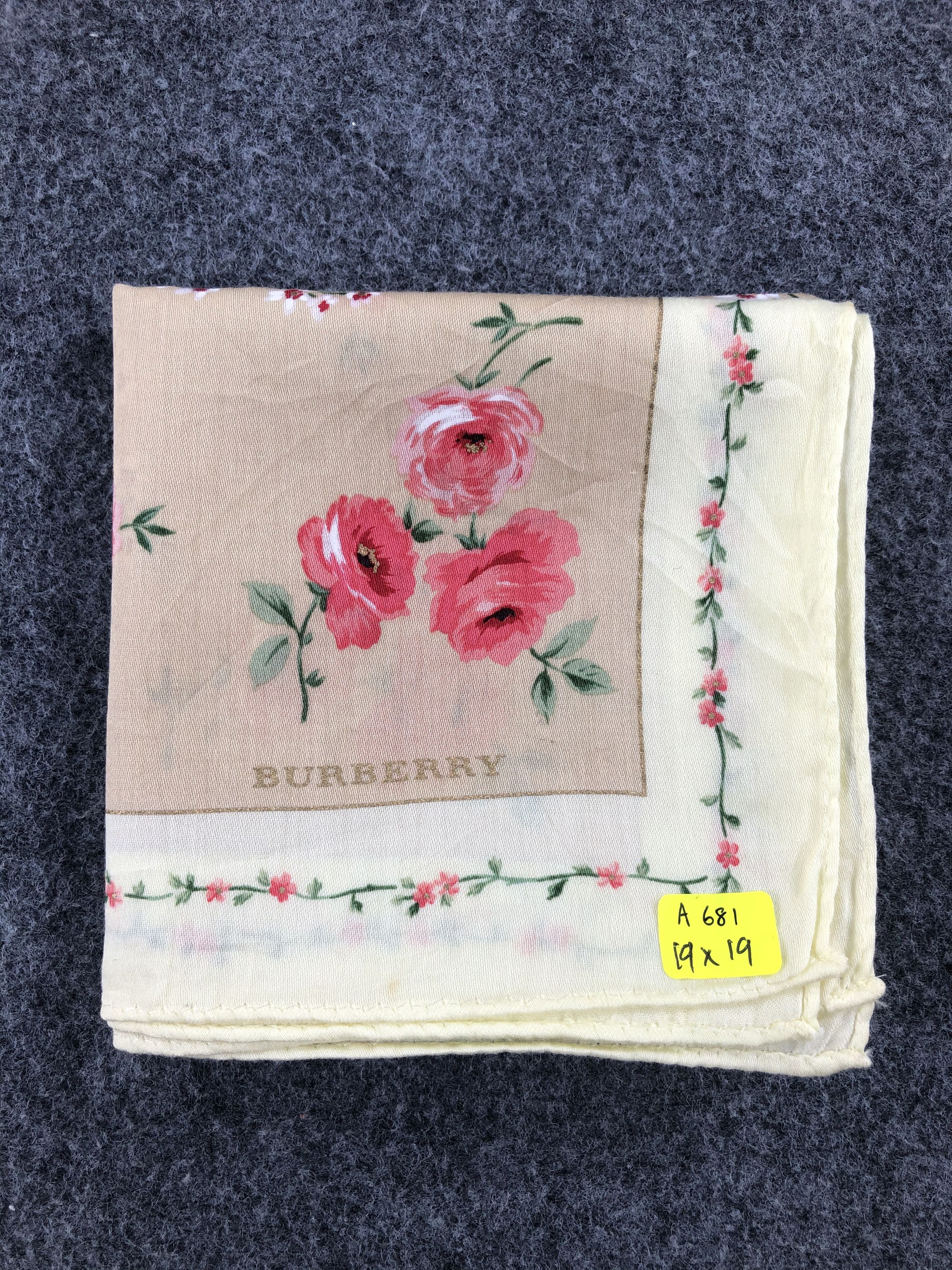 Burberry Burberry Handkerchief / Bandana / Neckerchief Size ONE SIZE - 6 Thumbnail