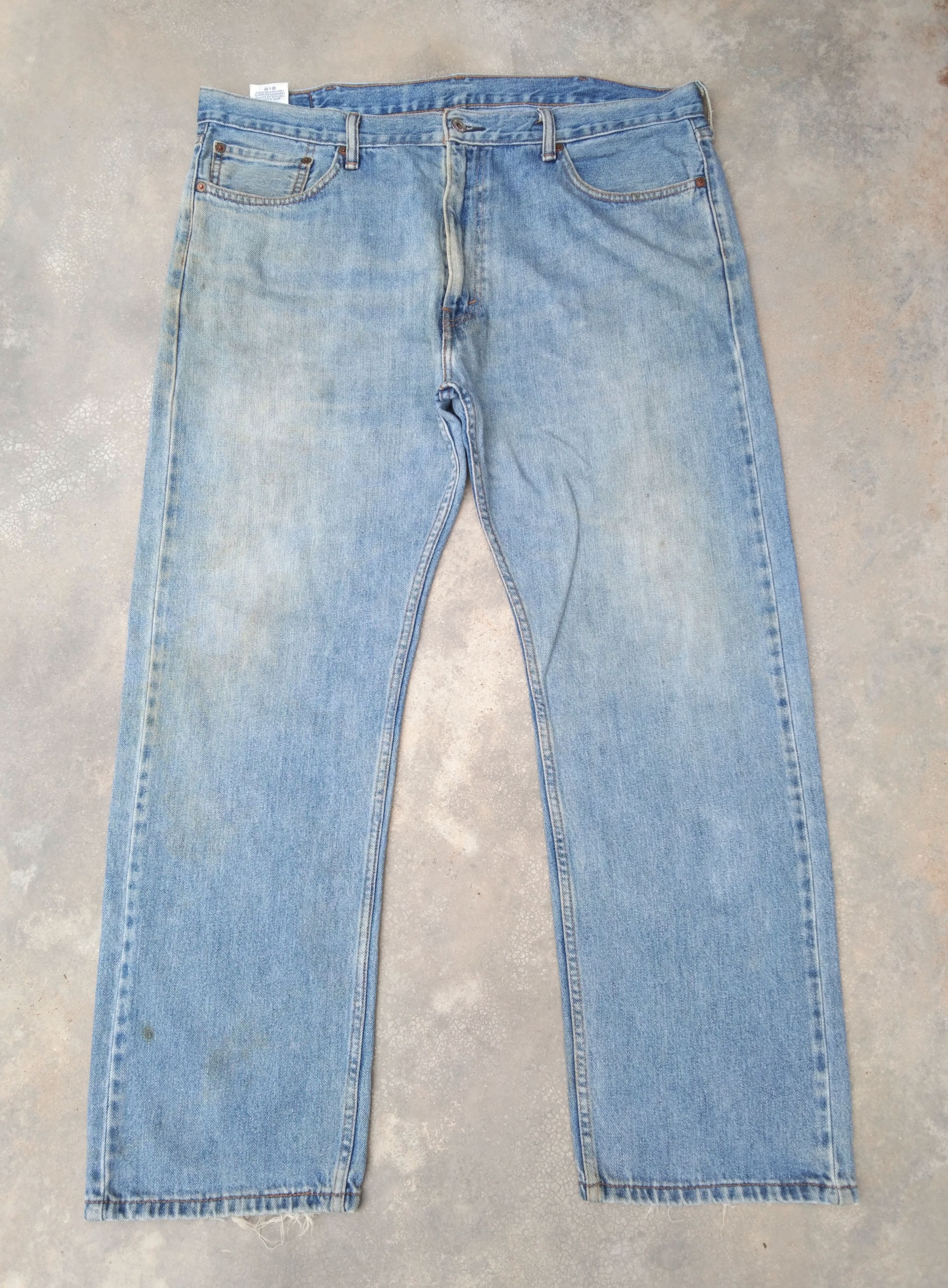 image of Vintage Levi's Jeans 505 Distressed Denim 40X30 in Blue, Men's