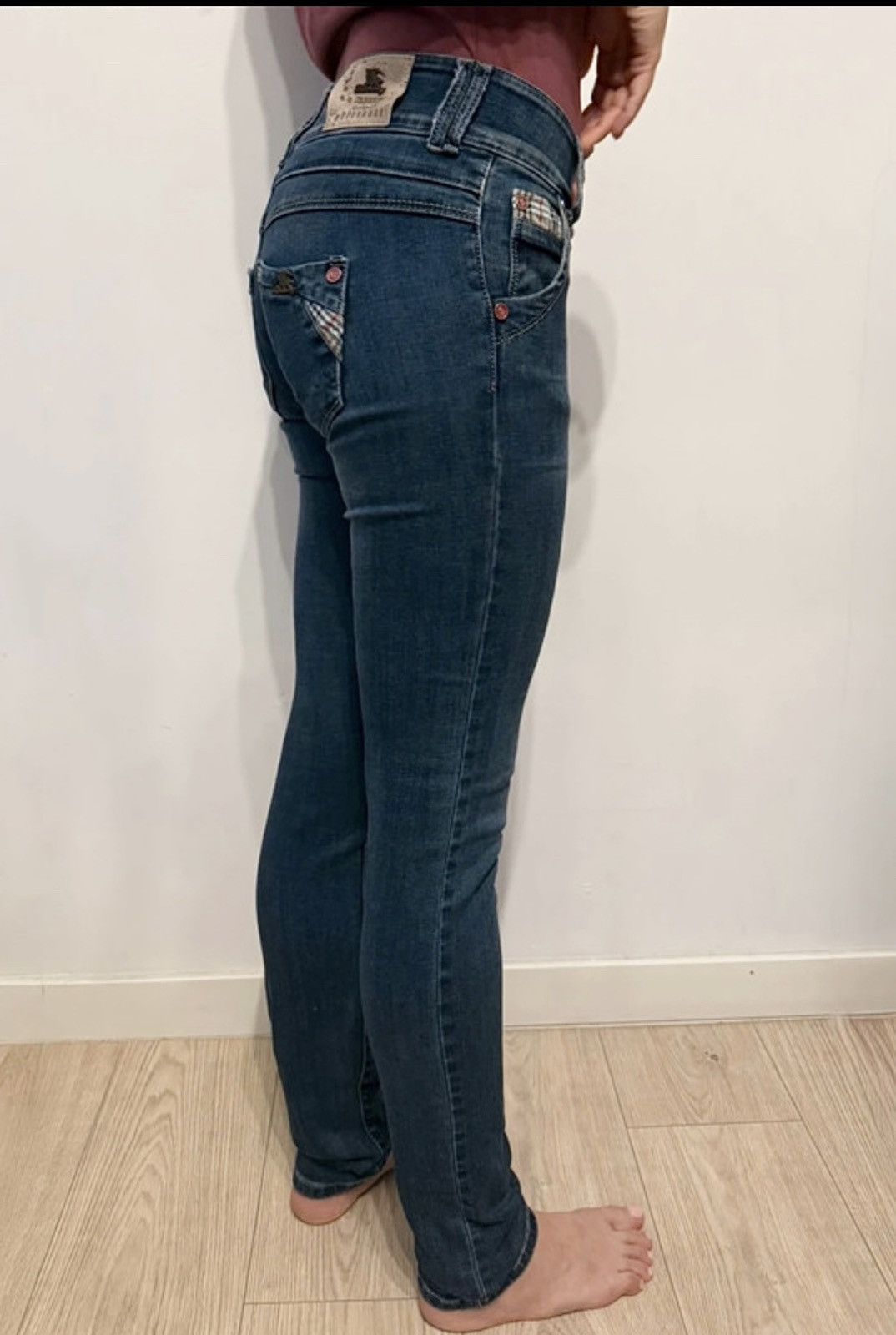 Burberry Burberry women's skinny jeans Y2K 2000s vintage Italy M/31 Size 27" / US 4 / IT 40 - 2 Thumbnail