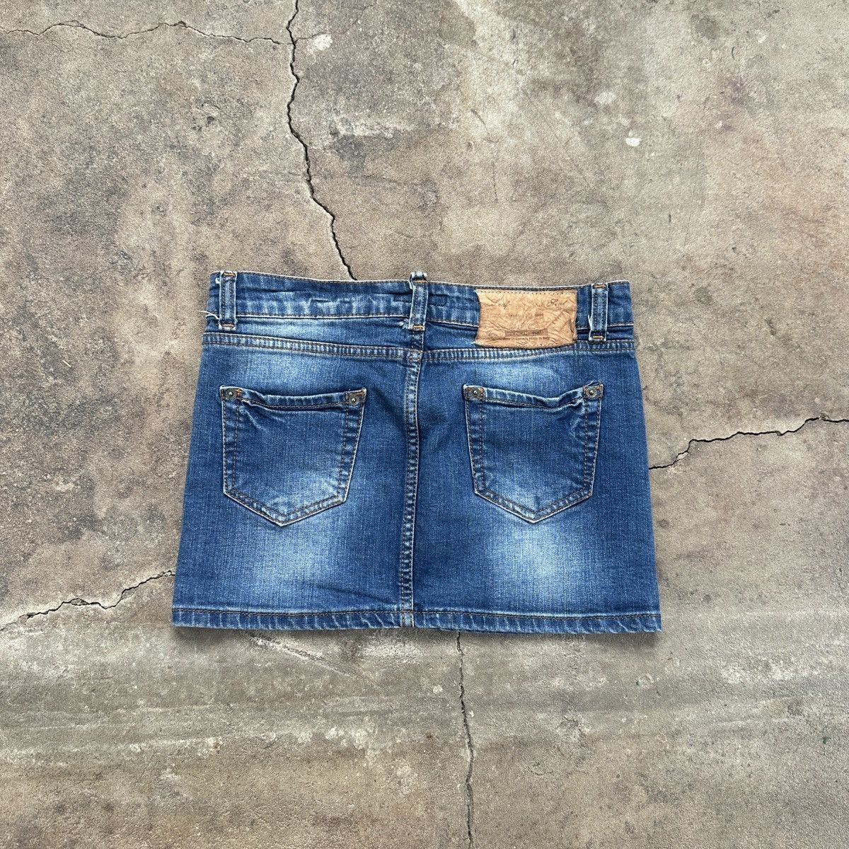 Dsquared2 Y2K Dsquared2 Denim Mini Skirt Size 28" / US 6 / IT 42 - 2 Thumbnail