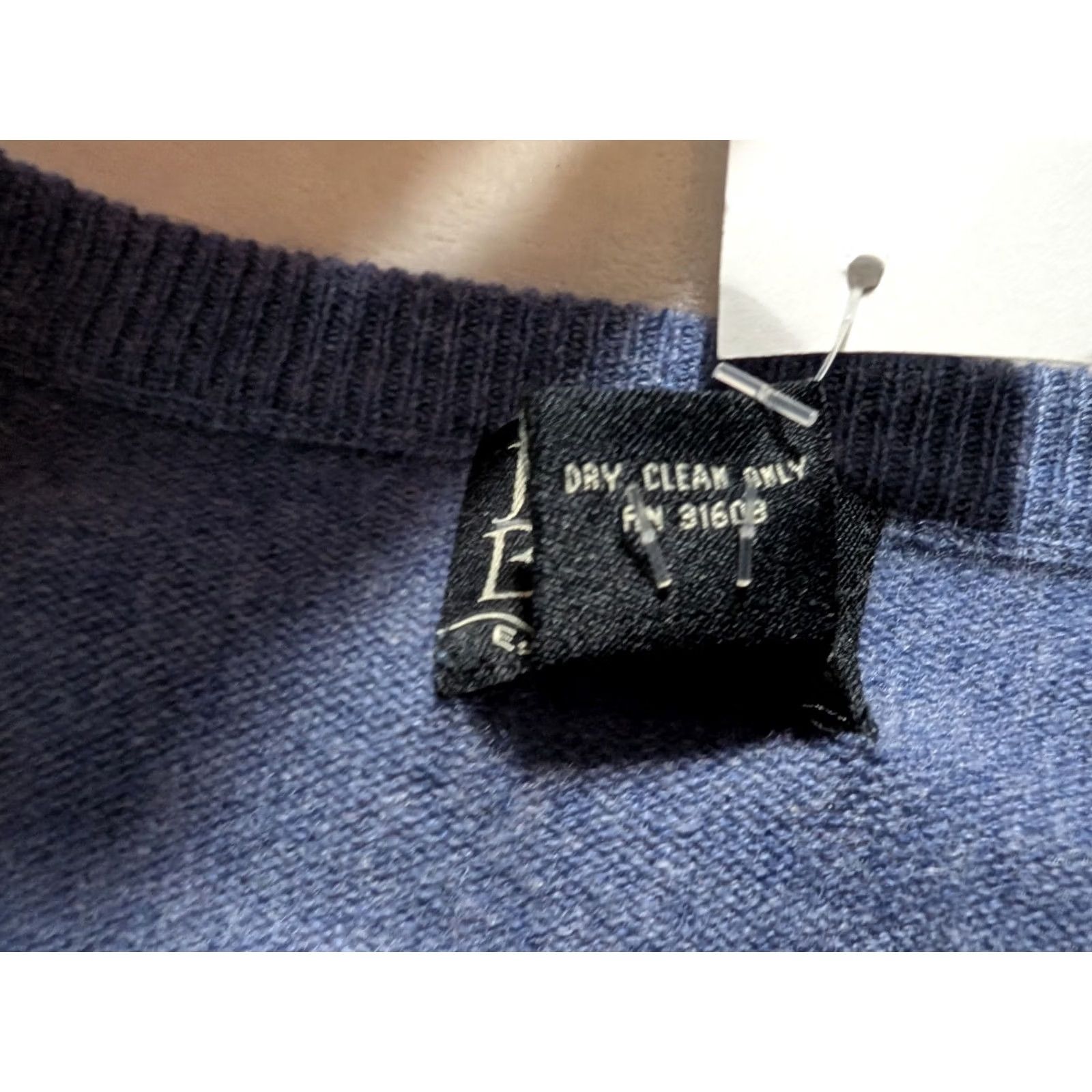 Jos. A. Bank Jos. A. Bank 100% Cashmere V-Neck Pullover Sweater Purple Men's M NWT Size US M / EU 48-50 / 2 - 7 Thumbnail