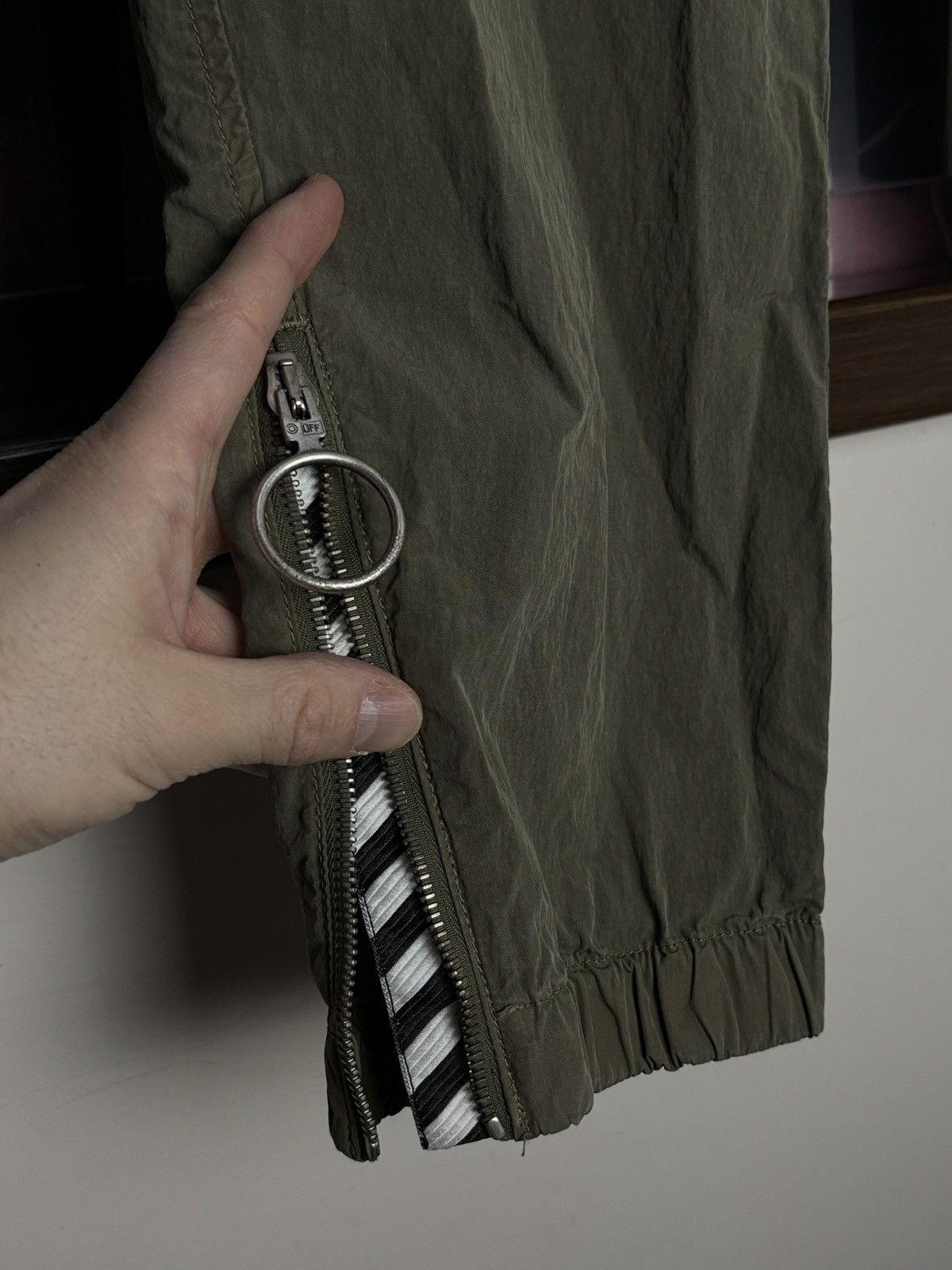 Off-White Off White Rubber Logo Cargo Tech Pants Sweatpants Virgil Size US 32 / EU 48 - 7 Thumbnail