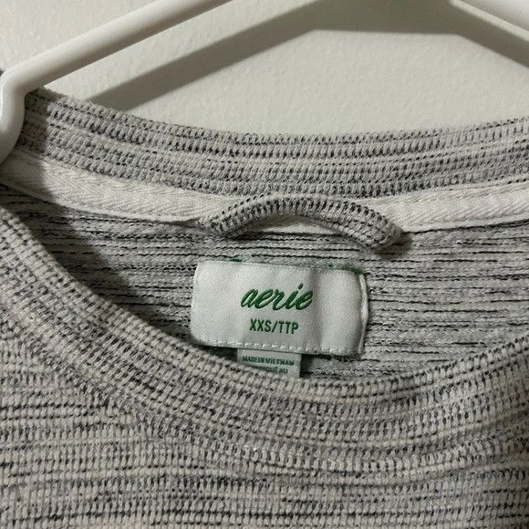 American Eagle Outfitters Aerie Grey & White Crewneck Size XXS / US 00 / IT 34 - 4 Thumbnail