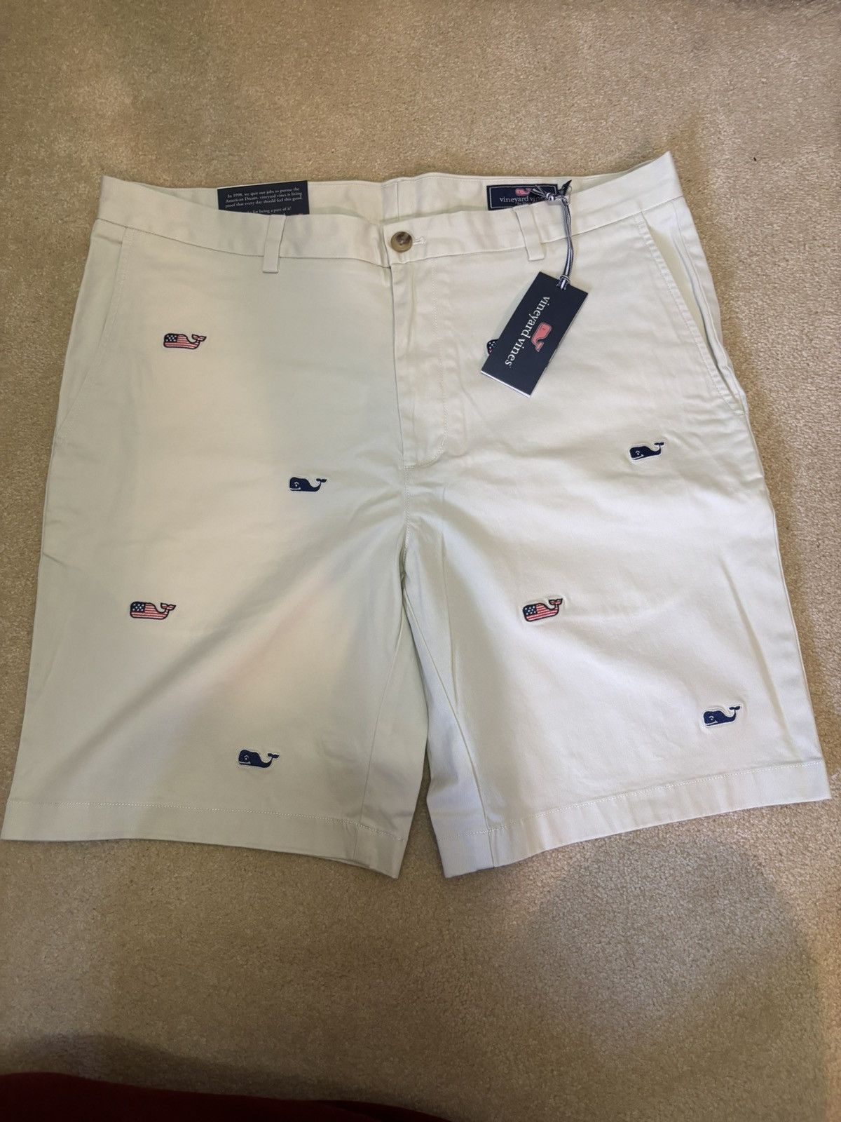 Vineyard Vines Men's Vineyard Vines 9” Breaker White 36” Shorts Size US 36 / EU 52 - 1 Thumbnail