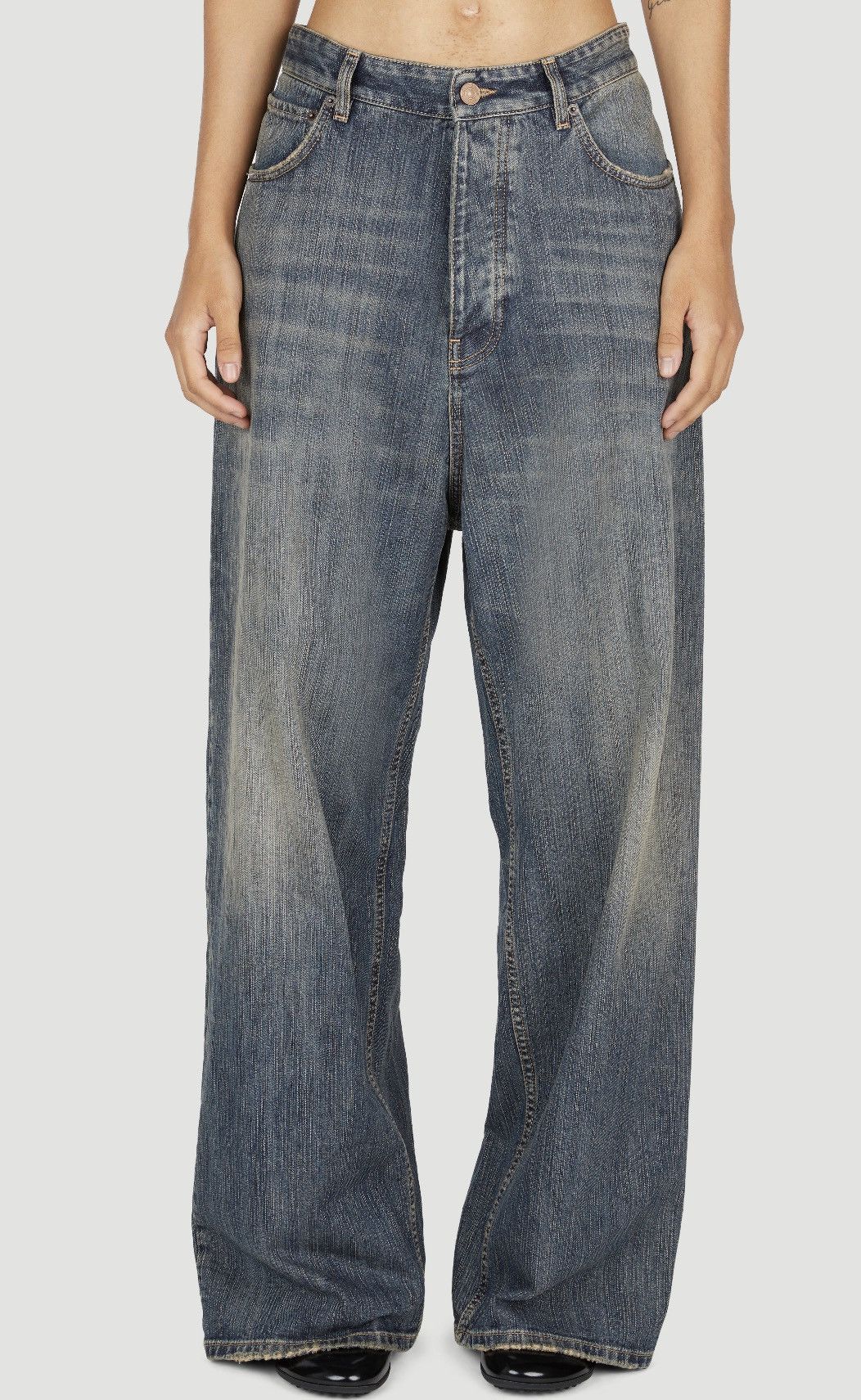 image of $2.8K ValueBalenciaga Low Rise Baggy Jeans in Blue, Men's (Size 34)