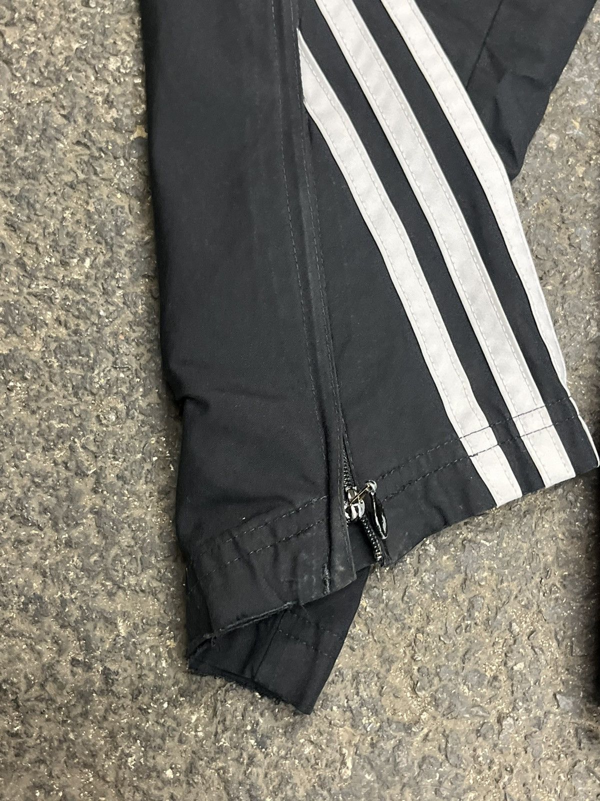 Adidas × Vintage Adidas track pants y2k baggy fit streetwear hype rare skater Size US 30 / EU 46 - 4 Thumbnail