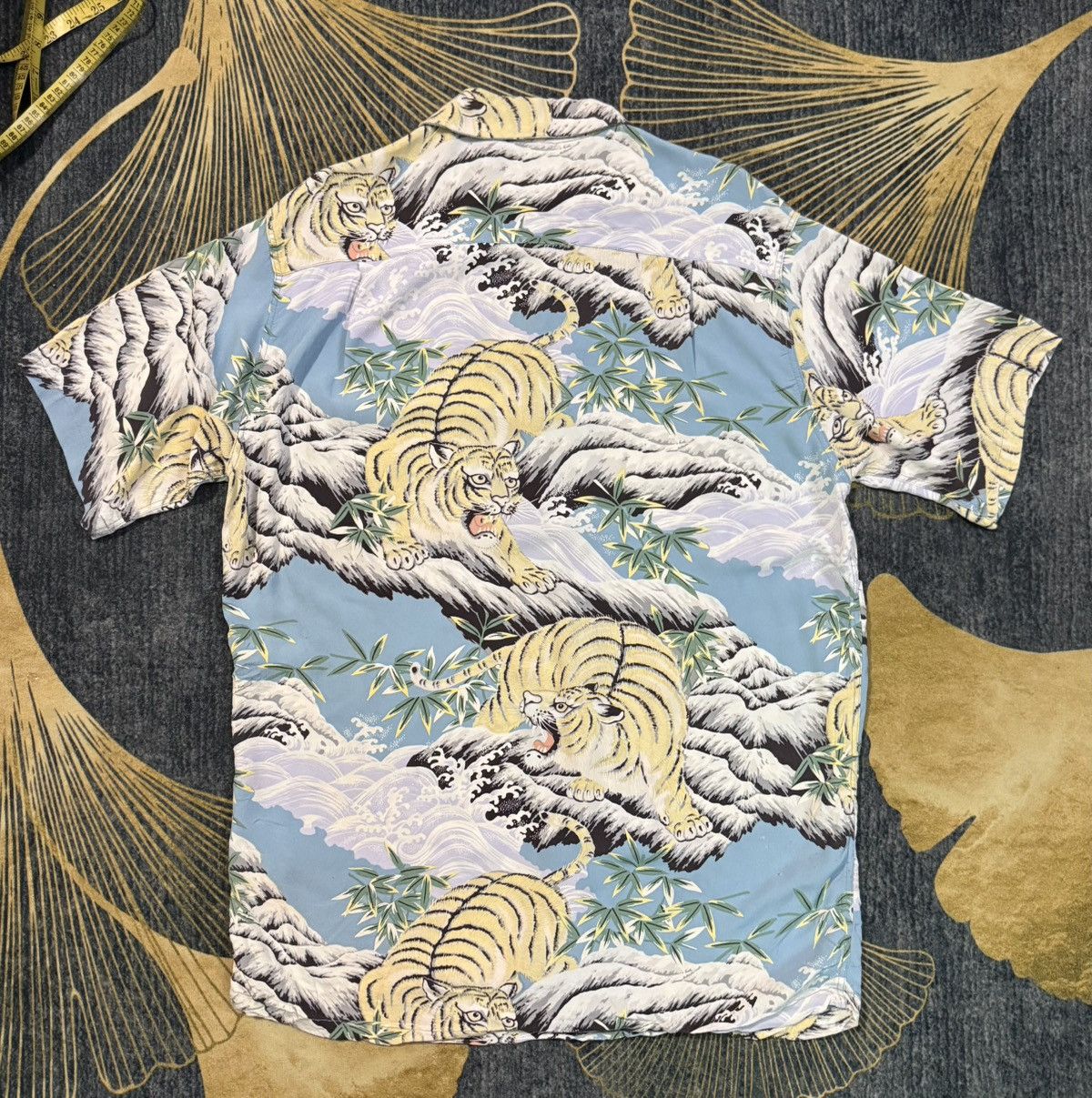 Sun Surf Sun Surf Rayon Vintage Crepe Fighting Tiger Hawaiian Size US L / EU 52-54 / 3 - 3 Thumbnail