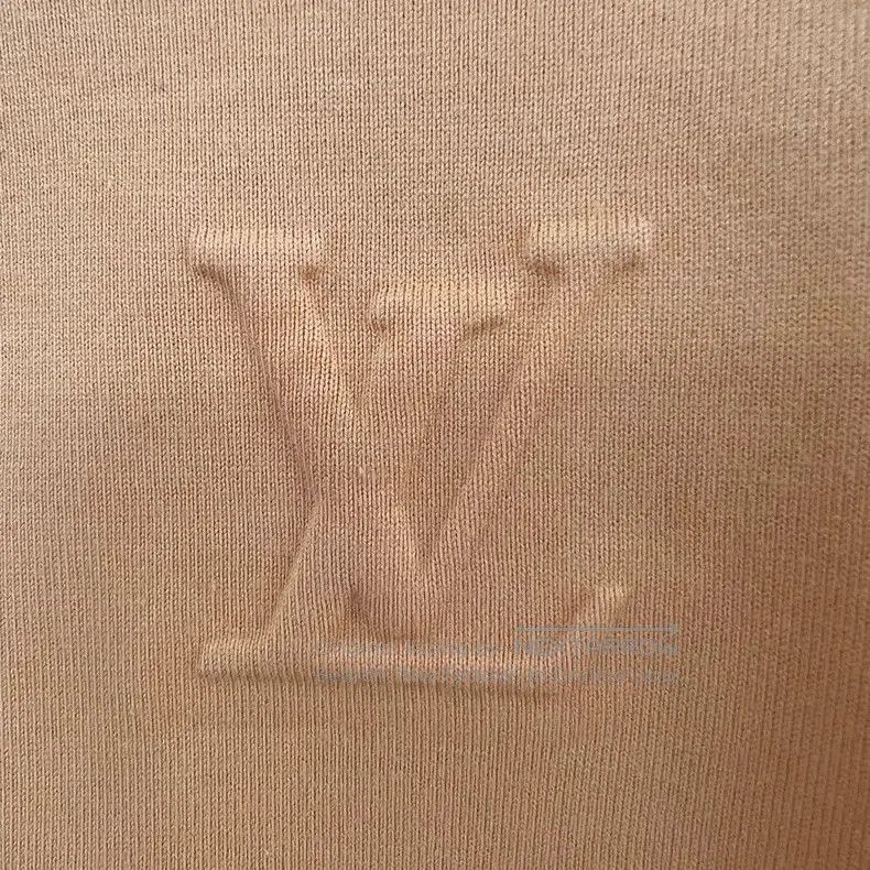 Louis Vuitton Louis Vuitton Orange embossed short sleeve Size US M / EU 48-50 / 2 - 5 Thumbnail