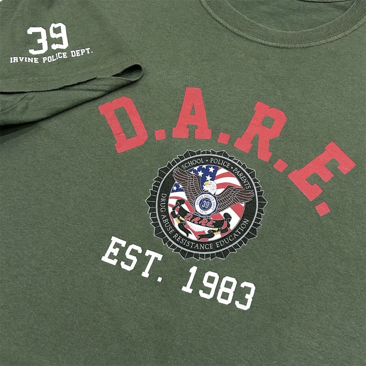 Other Vintage DARE To Resist Drugs and Violence USA Police Tshirt Size US L / EU 52-54 / 3 - 5 Thumbnail