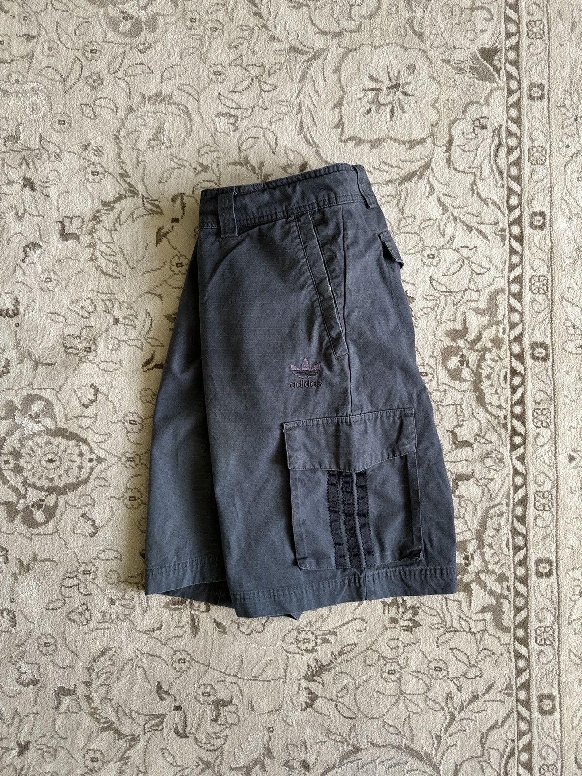 Adidas × Streetwear × Vintage Vintage Y2K Adidas Cargo Shorts  