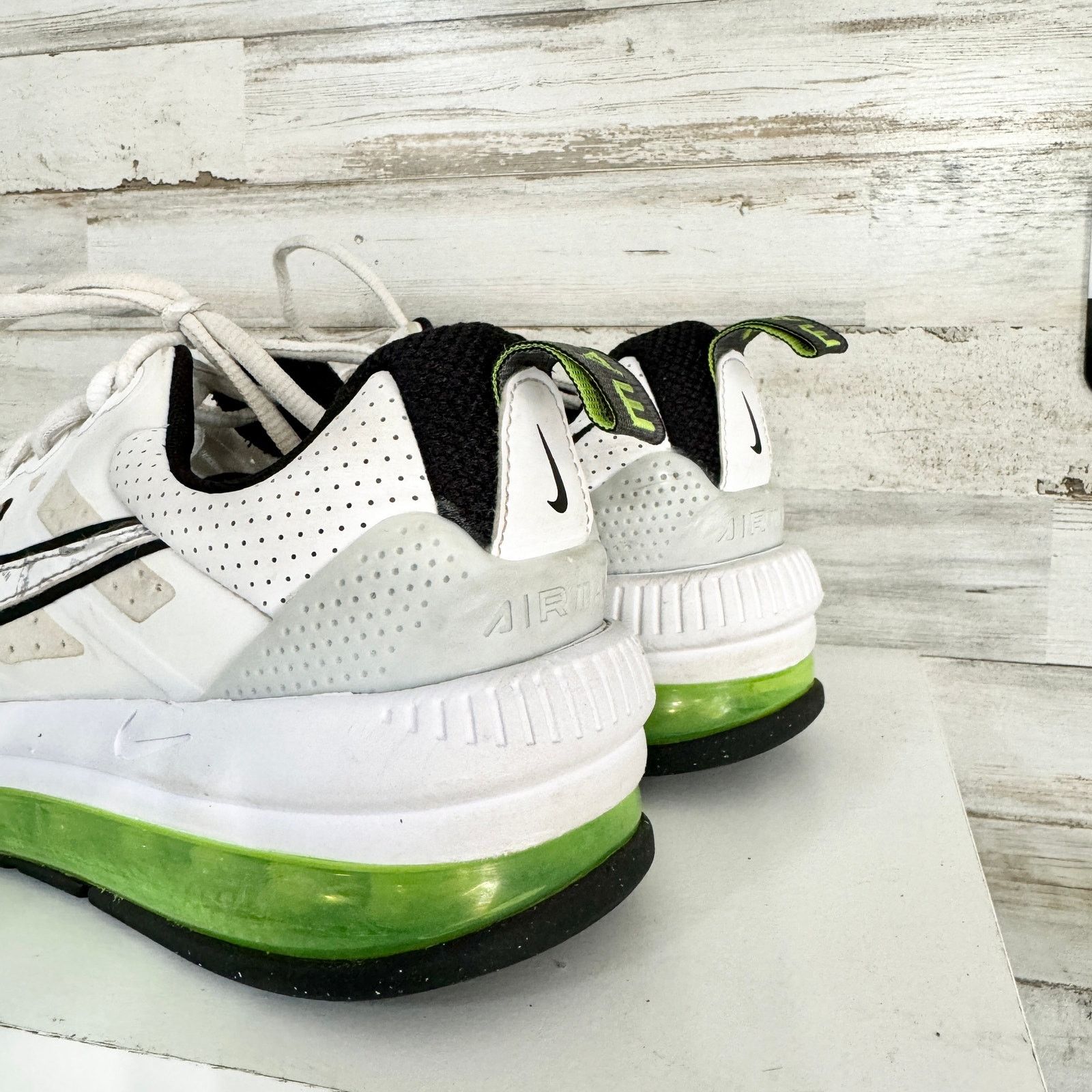 Nike Nike Air Max Genome Boys Teen Slime Green Logo Pack sz 5.5Y Size US 5.5 / EU 38 - 3 Thumbnail
