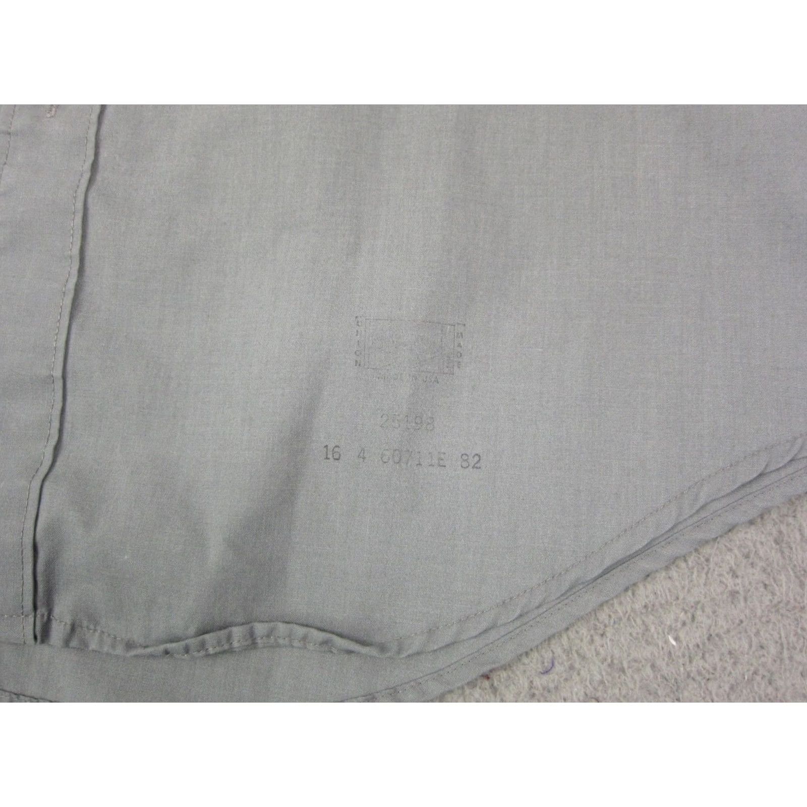 Vintage Vintage Career Club Shirt Mens Medium 16 Gray Made in USA 60s 70s Disco True Size US L / EU 52-54 / 3 - 5 Thumbnail