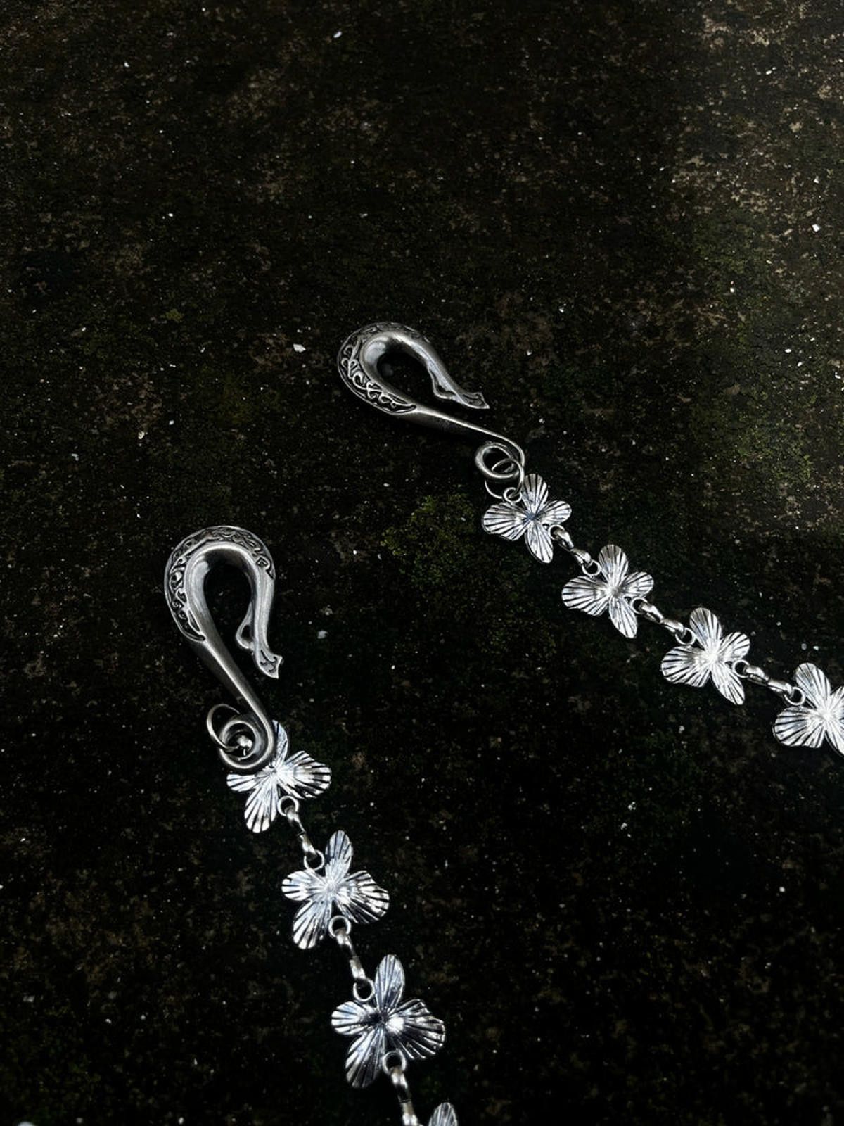 Jewelry Silver Floral Chain Accessory for Pants, Stylish Charm Size ONE SIZE - 5 Thumbnail