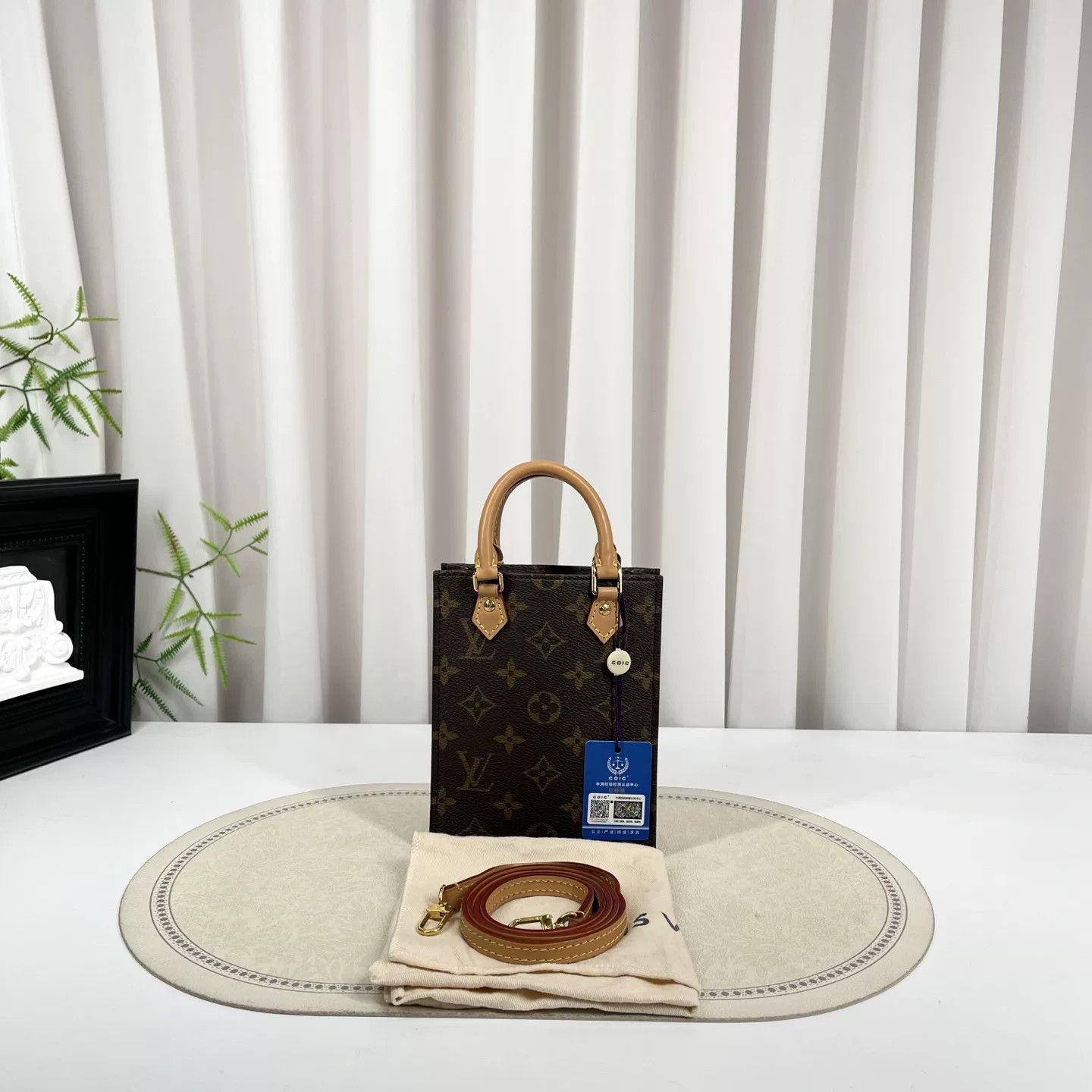 Louis Vuitton Pre-loved Bag Very good condition Size ONE SIZE - 1 Thumbnail